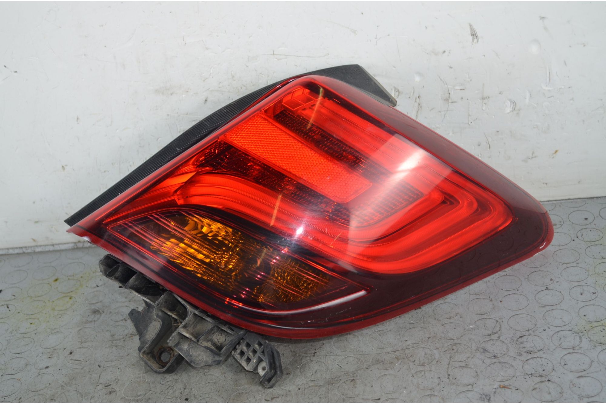 Fanale Stop Posteriore DX Toyota Yaris dal 2014 al 2017 Cod 815510D600  1730802958238