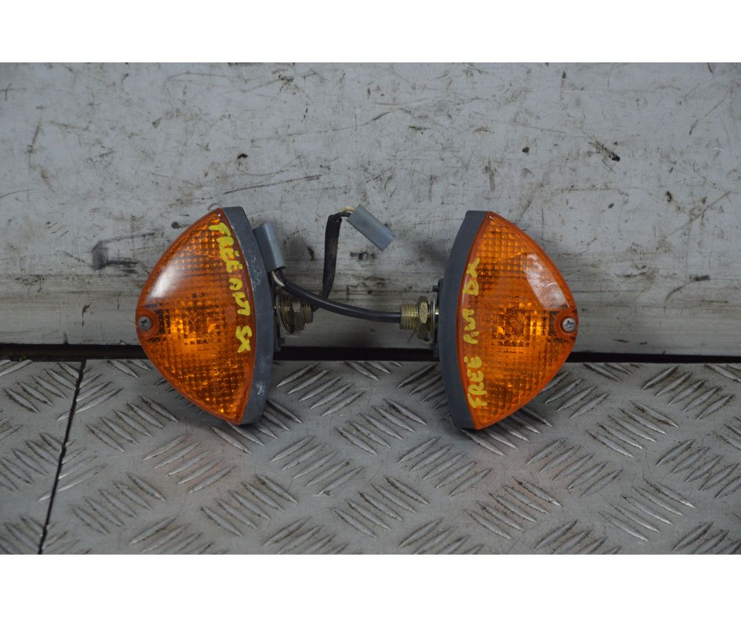 Coppia Frecce Anteriori Piaggio Free 100 Dal 1999 Al 2004 1731077934361 Coppia Frecce Anteriori Piaggio Free 100 Dal 1999 Al 2004 1731077934361