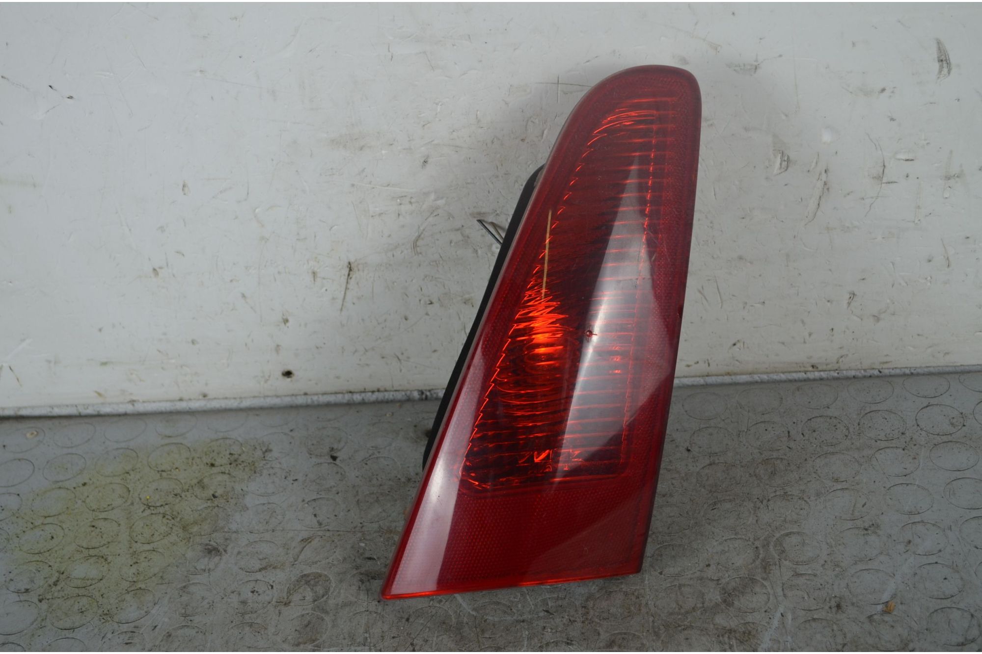 Fanale Stop posteriore interno SX Alfa Romeo 147 Dal 2005 al 2010 Cod 60693792  1731657298852
