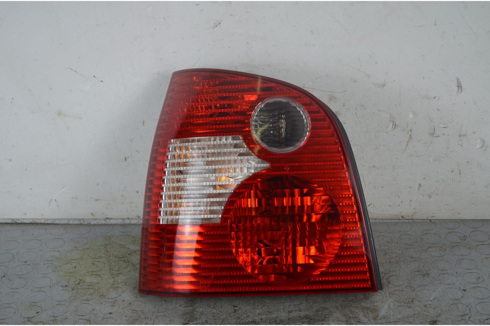Fanale Stop Posteriore SX Volkswagen Polo 9N Dal 2001 al 2009 Cod 6Q6945095G  1731923886622