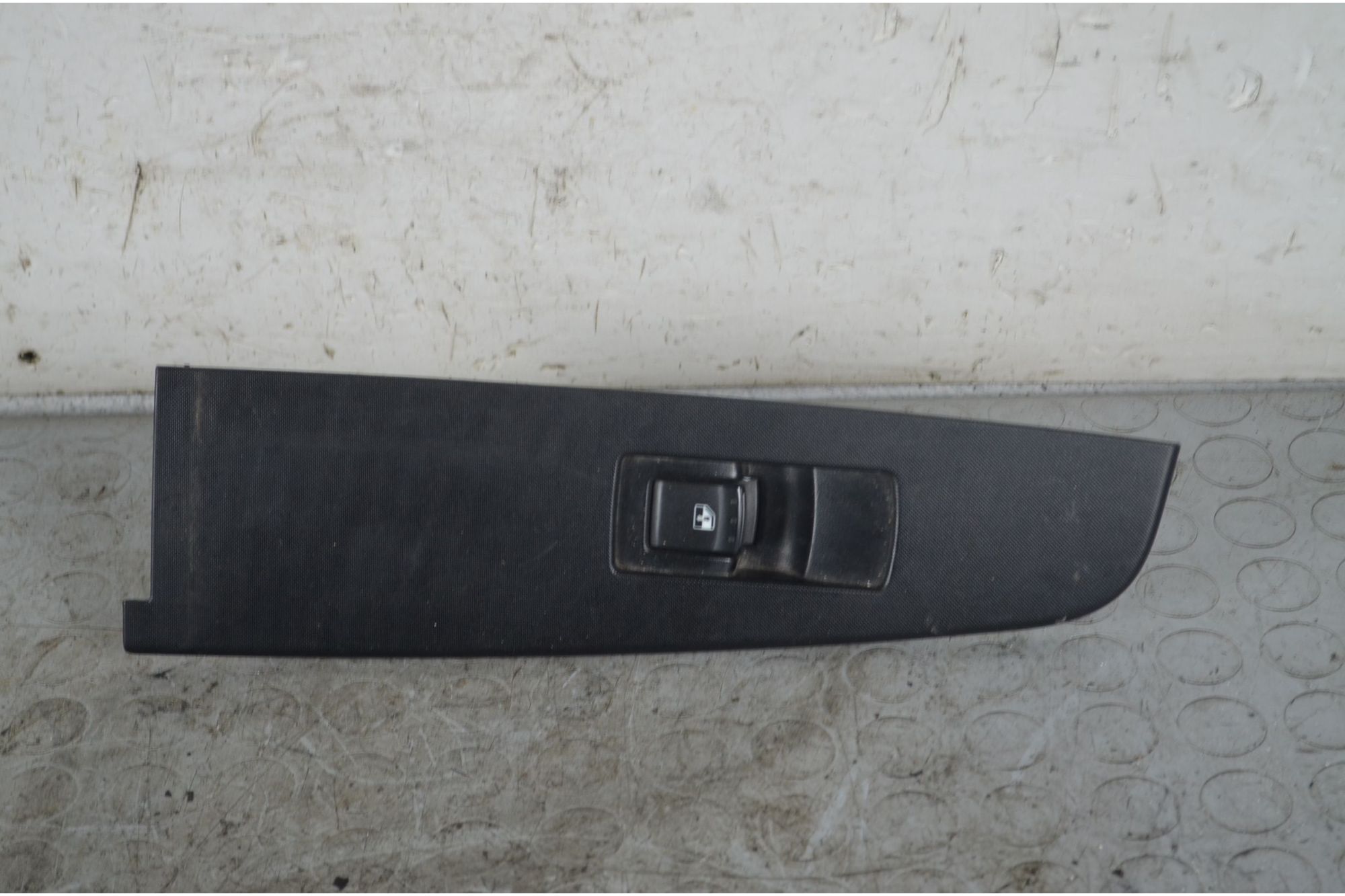 Pulsantiera Alzacristalli Posteriore SX Ssangyong Actyon Dal 2006 al 2018 Cod 73250-09000  1732107703278