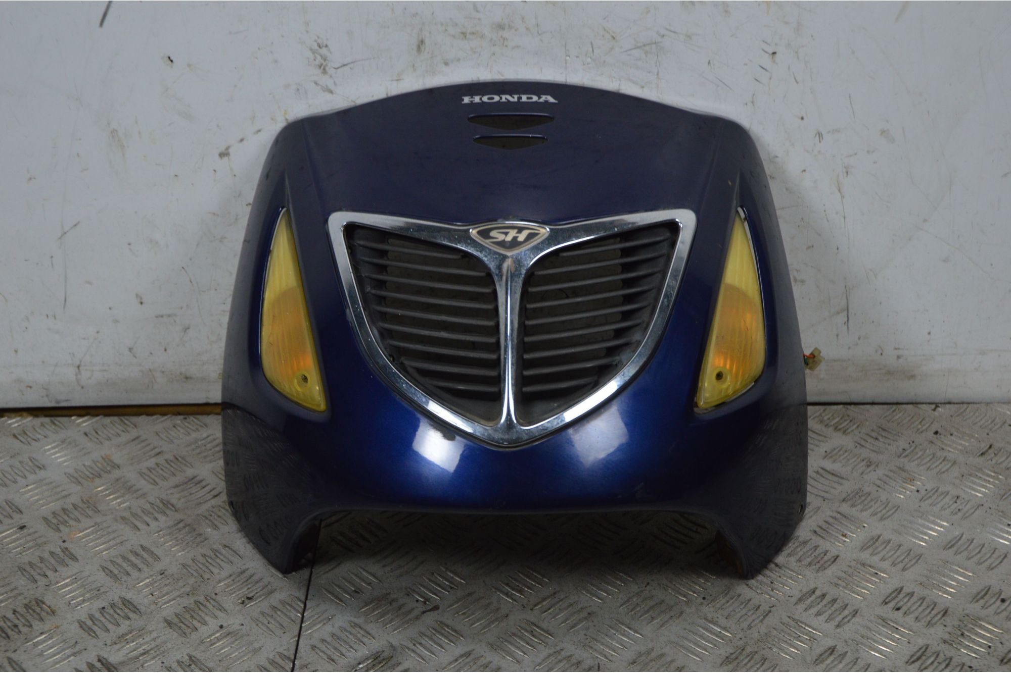 Carena Scudo Anteriore Honda SH 125 / 150 carburatore dal 2001 al 2004  1732886832084