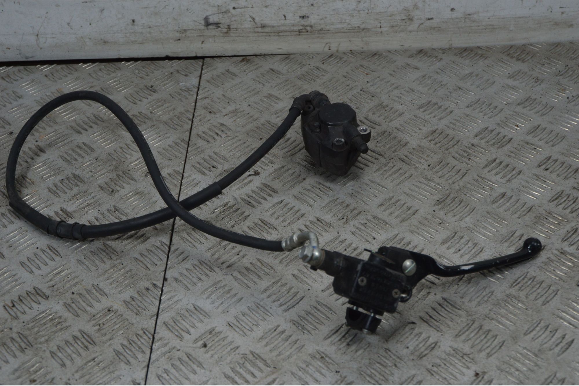 Impianto Frenante Pinza e Pompa Freno Anteriore Destro Dx Piaggio Zip 50 2t Dal 2000 al 2018  1733152120034