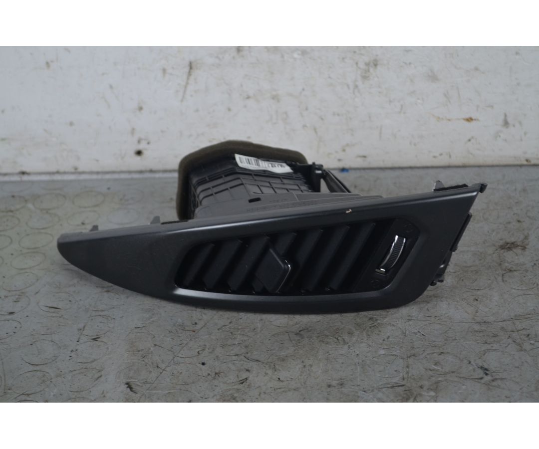 Bocchetta Aria Anteriore SX Ssangyong Korando Dal 2010 al 2016 Cod 6961M-34400 1733328518603 Bocchetta Aria Anteriore SX Ssangyong Korando Dal 2010 al 2016 Cod 6961M-34400 1733328518603