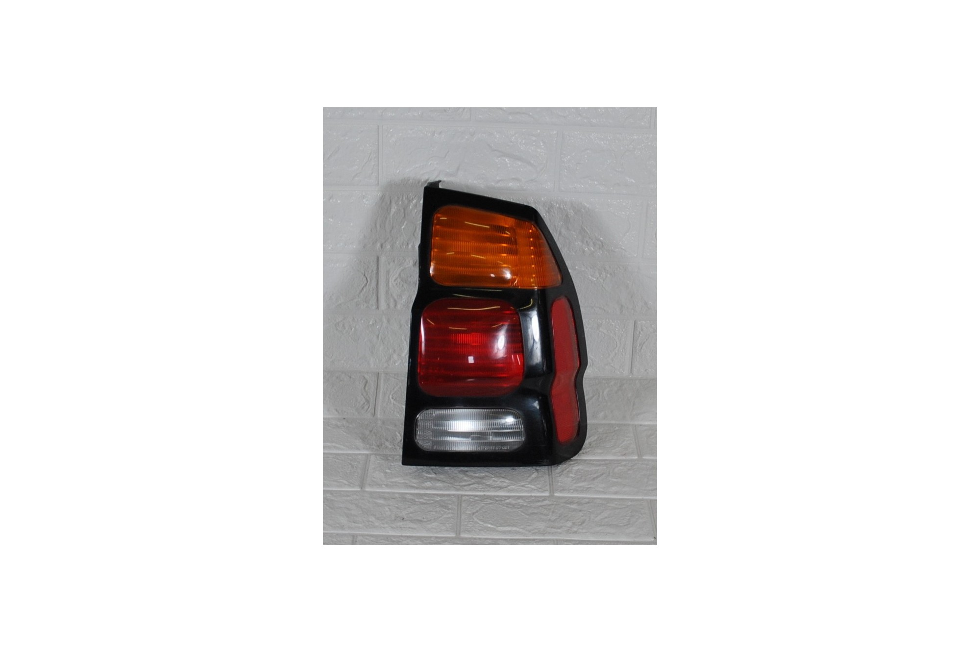 Fanale stop posteriore destro DX Mitsubishi Pajero Sport Dal 1999 al 2006 Cod MR296608  1617960217257