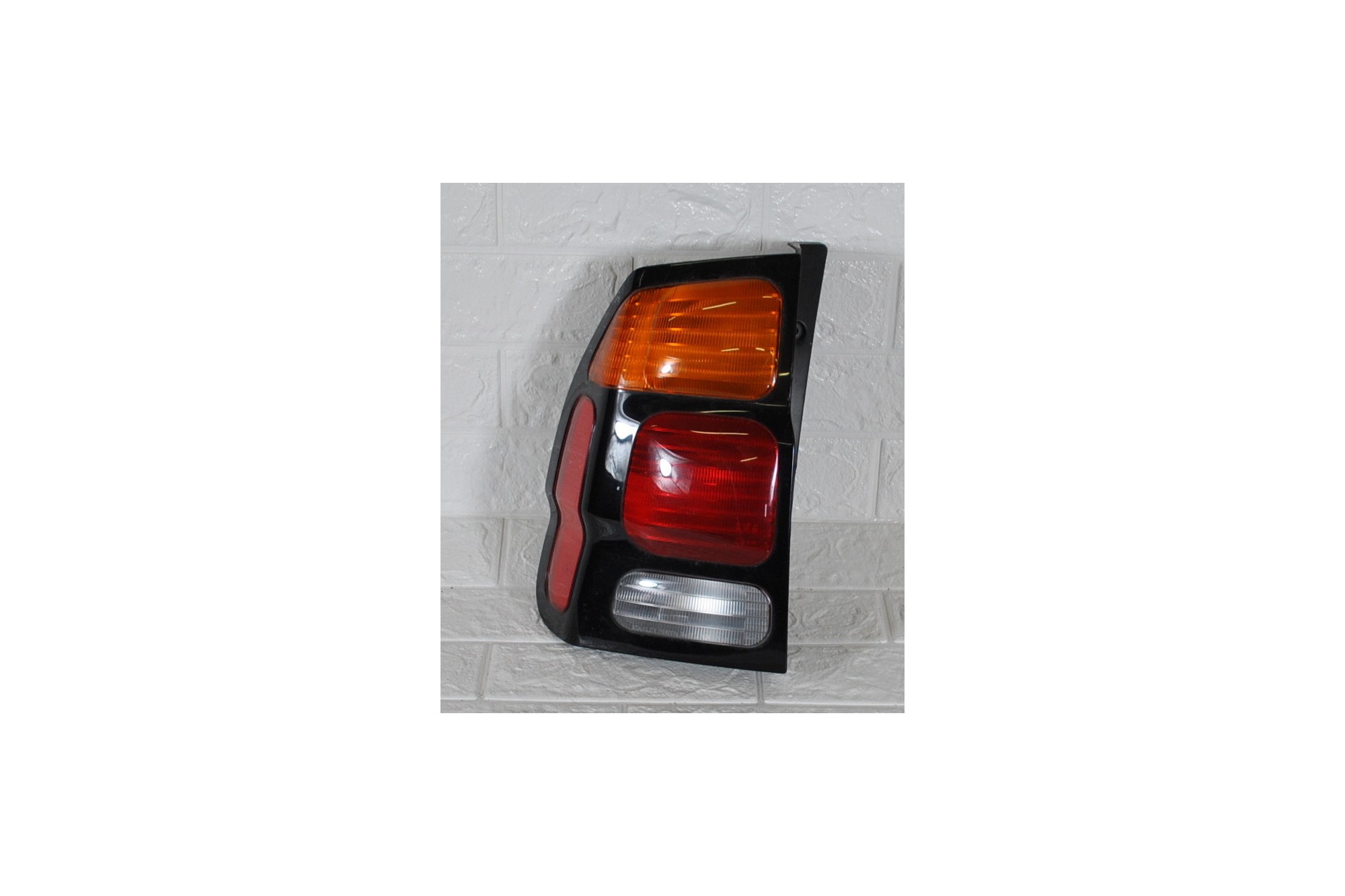 Fanale stop posteriore sinistro SX Mitsubishi Pajero Dal 1999 al 2006 Cod MR296607  1617962022590