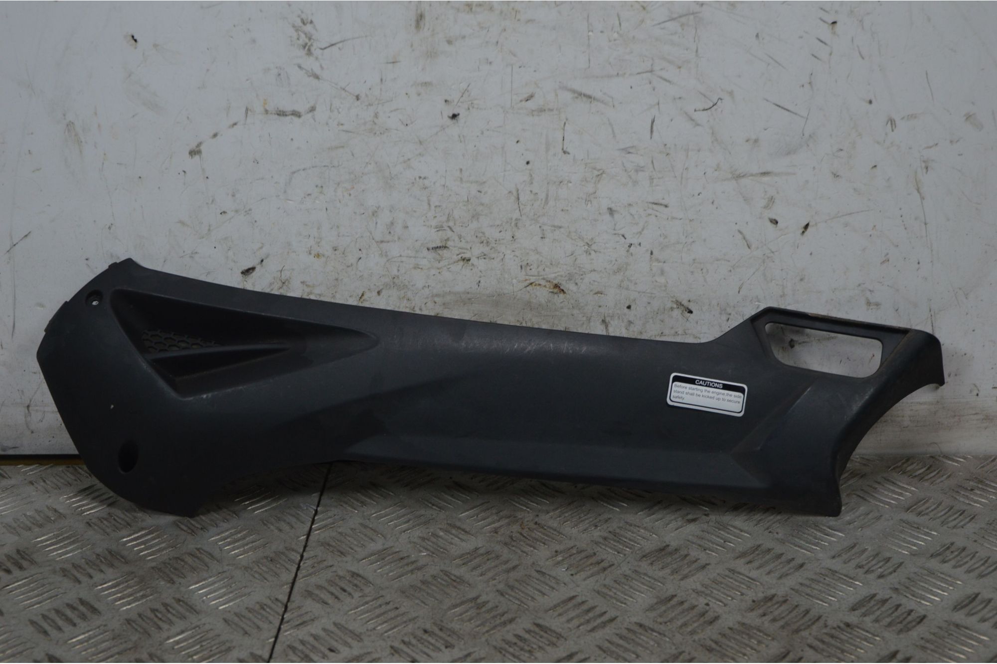 Carena Sottopedana Sinistra Kymco Agility R16 150 Dal 2008 al 2016  1733749607597