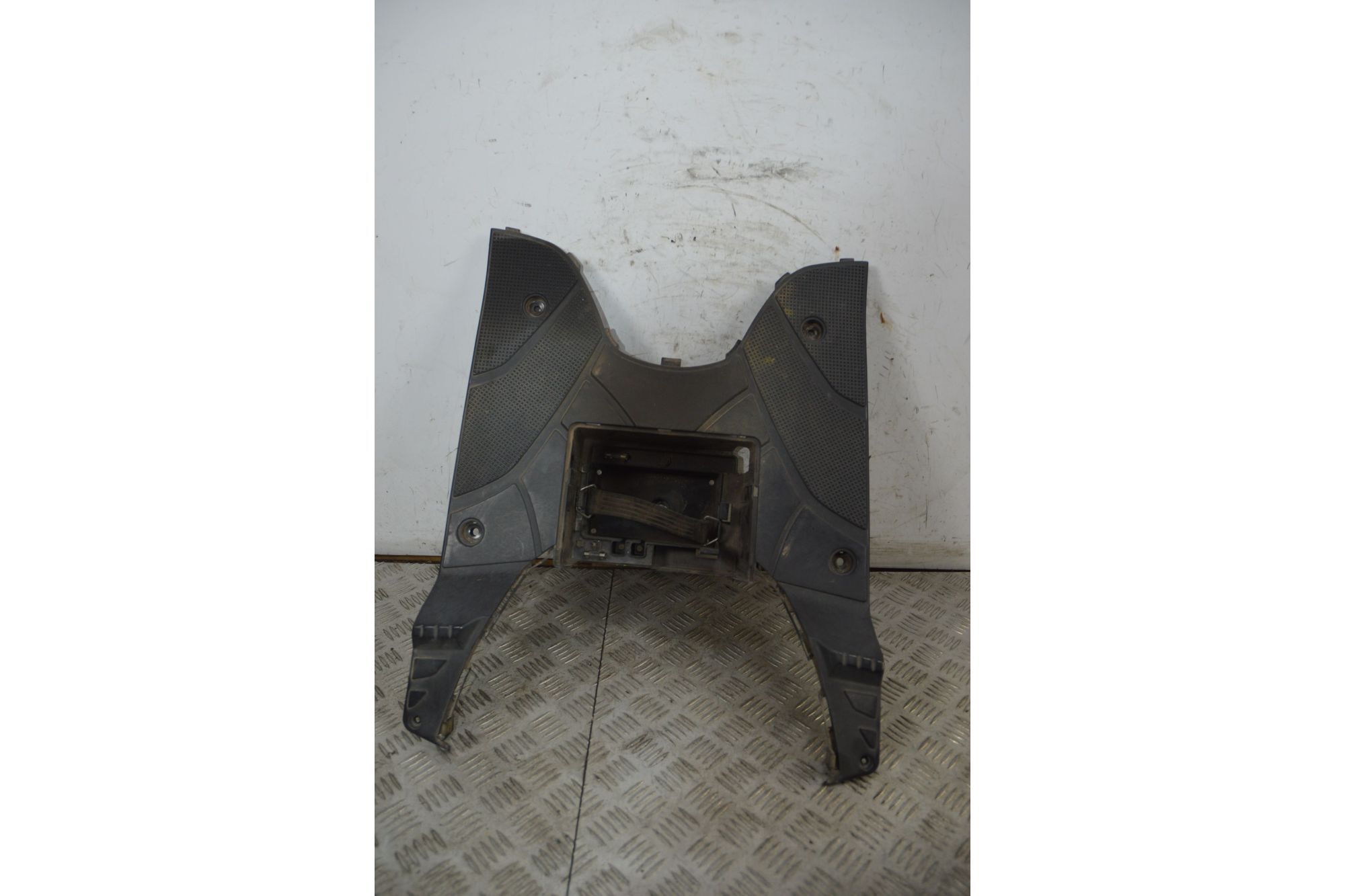 Carena Pedana Poggiapiedi Kymco Agility R16 200 Dal 2008 al 2016  1733831862767
