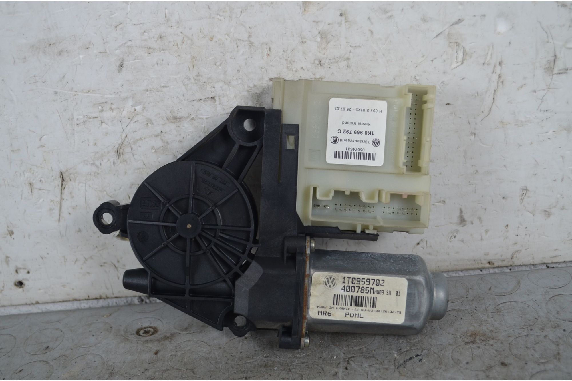 Motorino alzacristallo anteriore DX Volkswagen Touran Dal 2003 al 2010 Cod 1K0959792C  1733844169013