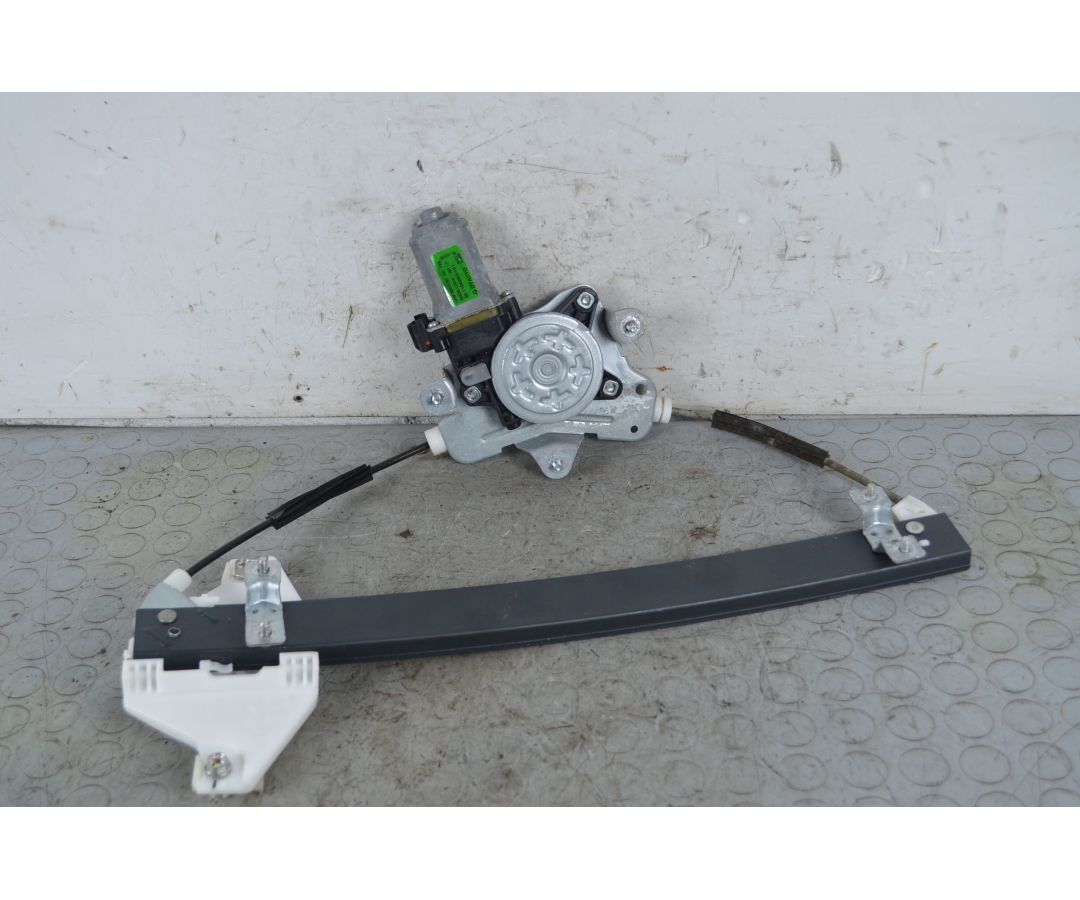 Macchinetta alzacristallo posteriore SX SsangYong Korando Dal 2010 al 2016 Cod 98830-CZ010 1733845918986 Macchinetta alzacristallo posteriore SX SsangYong Korando Dal 2010 al 2016 Cod 98830-CZ010 1733845918986