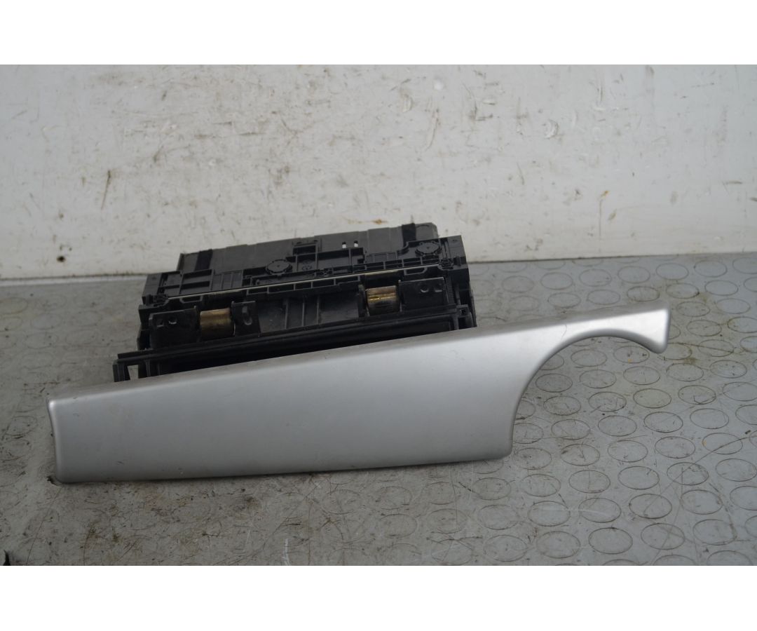 Cassetto porta oggetti DX Mini Cooper R56 Dal 2006 al 2010 Cod 9166599 1733908384109 Cassetto porta oggetti DX Mini Cooper R56 Dal 2006 al 2010 Cod 9166599 1733908384109
