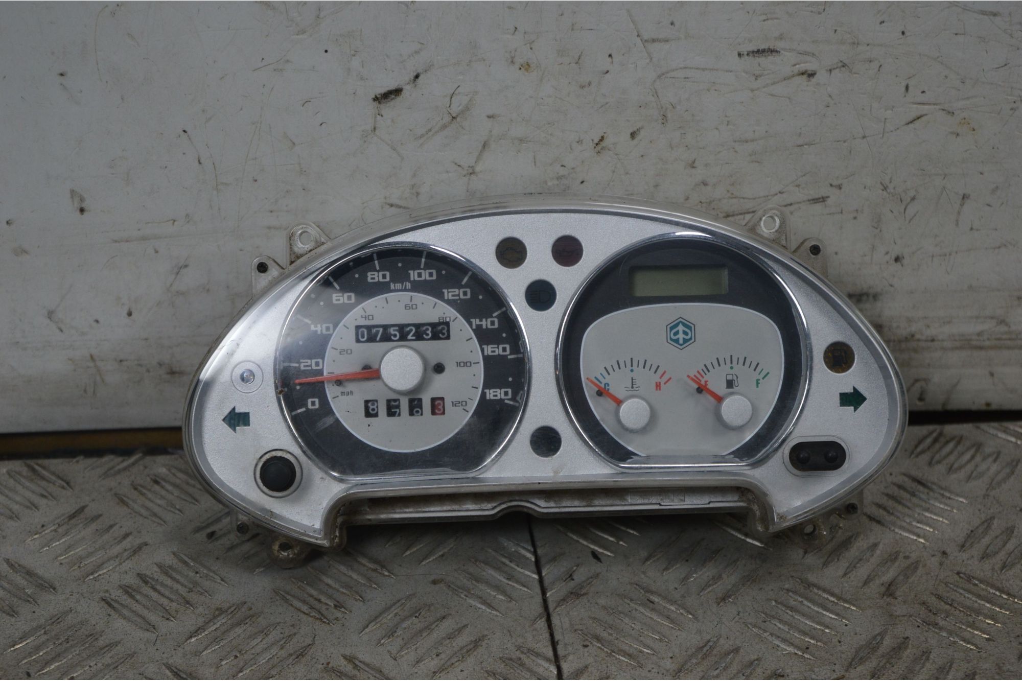 Strumentazione Contachilometri Piaggio Beverly Tourer dal 2009 al 2011 KM 075233  1733913251144