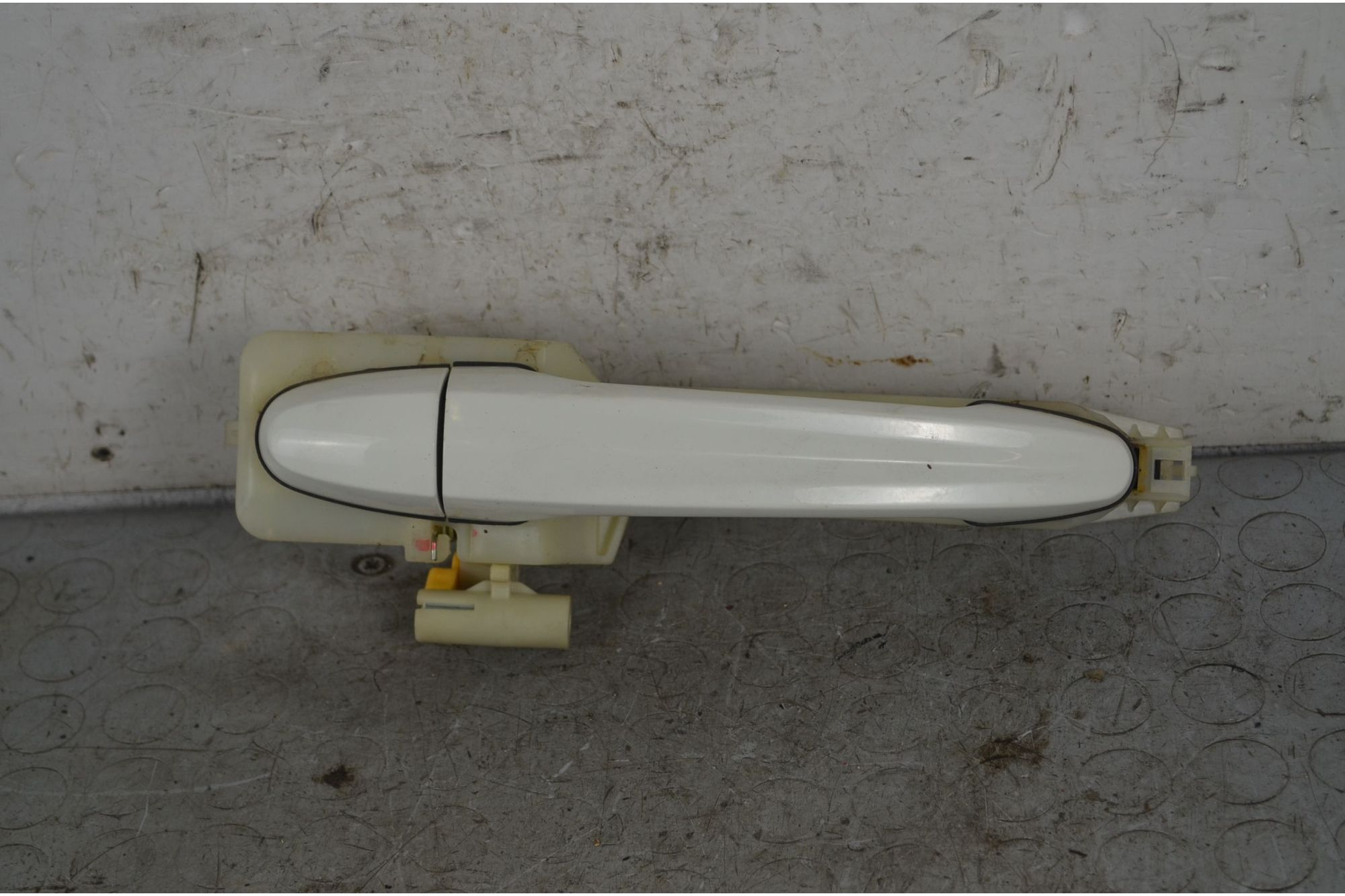 Maniglia esterna posteriore SX SsangYong Korando Dal 2010 al 2016 Cod OE 7344134000ACQ  1733927694265