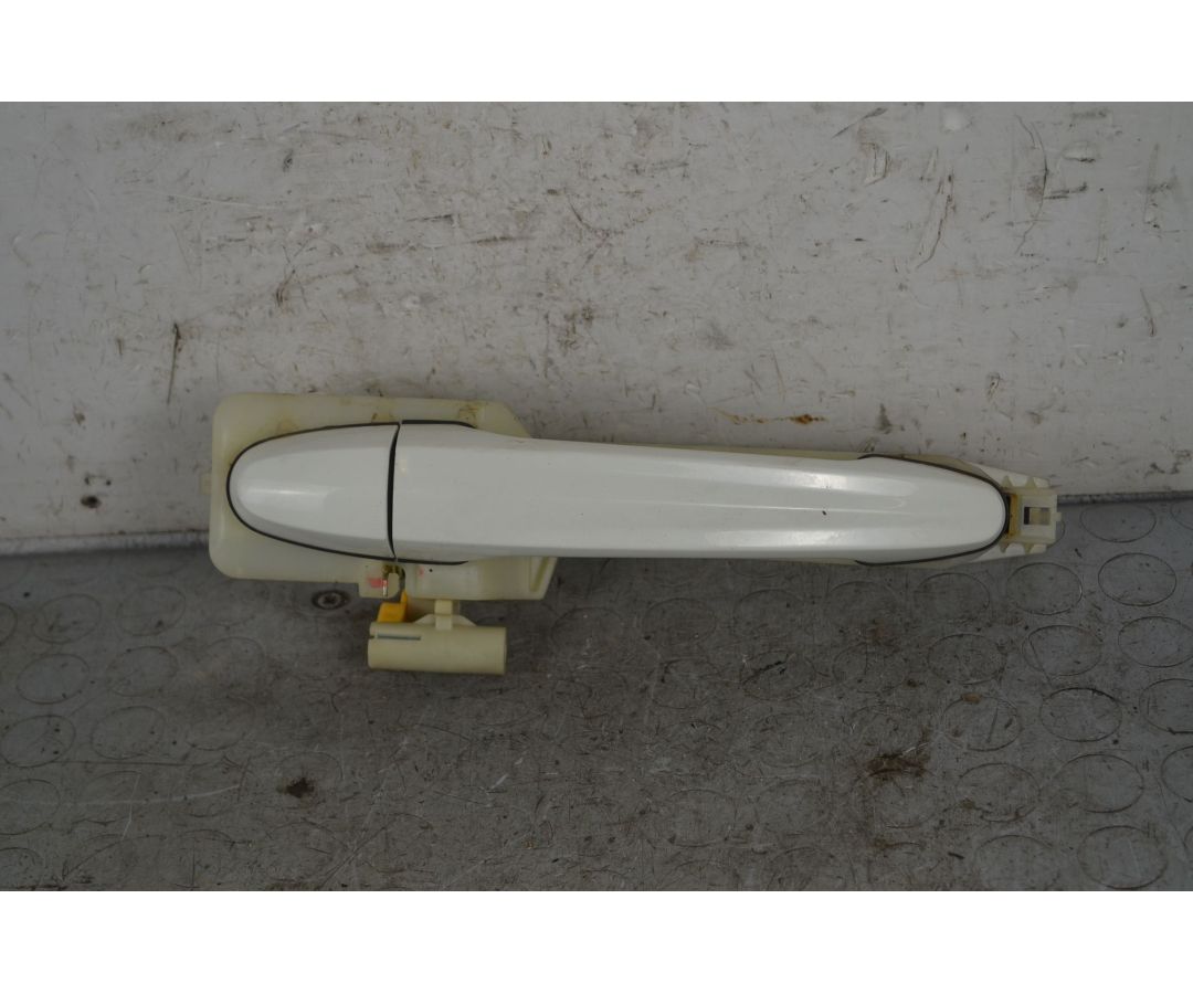 Maniglia esterna posteriore SX SsangYong Korando Dal 2010 al 2016 Cod OE 7344134000ACQ 1733927694265 Maniglia esterna posteriore SX SsangYong Korando Dal 2010 al 2016 Cod OE 7344134000ACQ 1733927694265