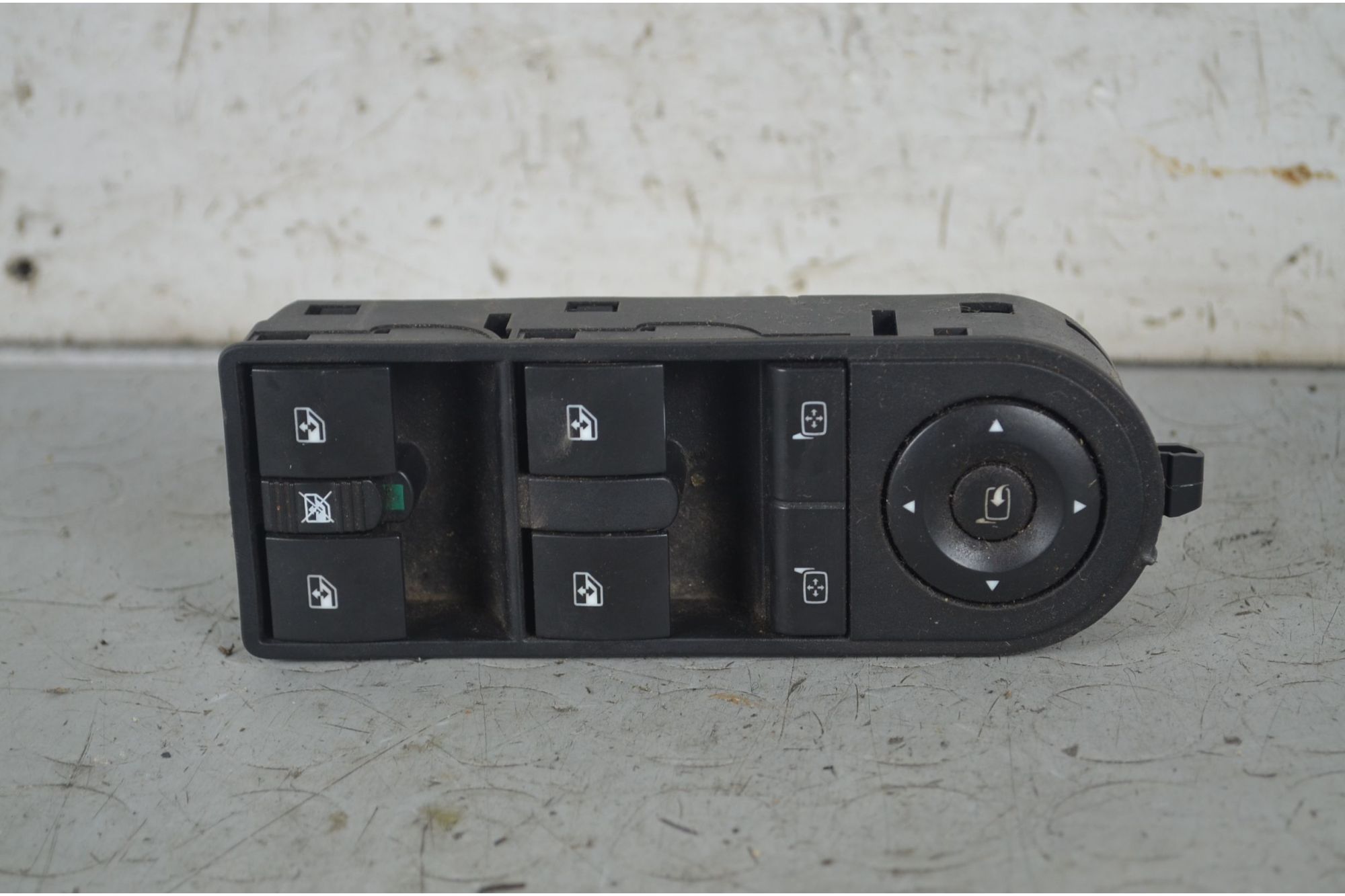 Pulsantiera Alzacristalli Anteriore SX Opel Astra H TwinTop Dal 2004 al 2011 Cod 13228698  1734163192089