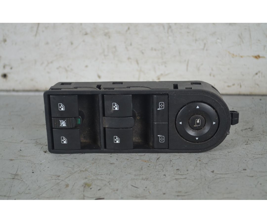 Pulsantiera Alzacristalli Anteriore SX Opel Astra H TwinTop Dal 2004 al 2011 Cod 13228698 1734163192089 Pulsantiera Alzacristalli Anteriore SX Opel Astra H TwinTop Dal 2004 al 2011 Cod 13228698 1734163192089