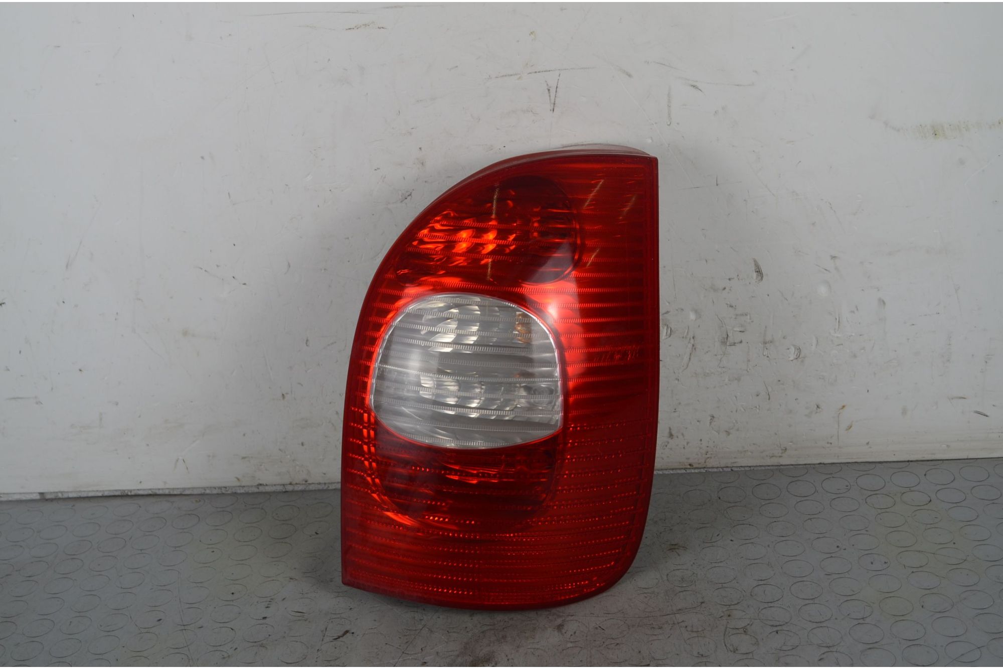 Fanale Stop Posteriore DX Citroen Xsara Picasso Dal 1999 al 2012 Cod 6351FV  1734168117902
