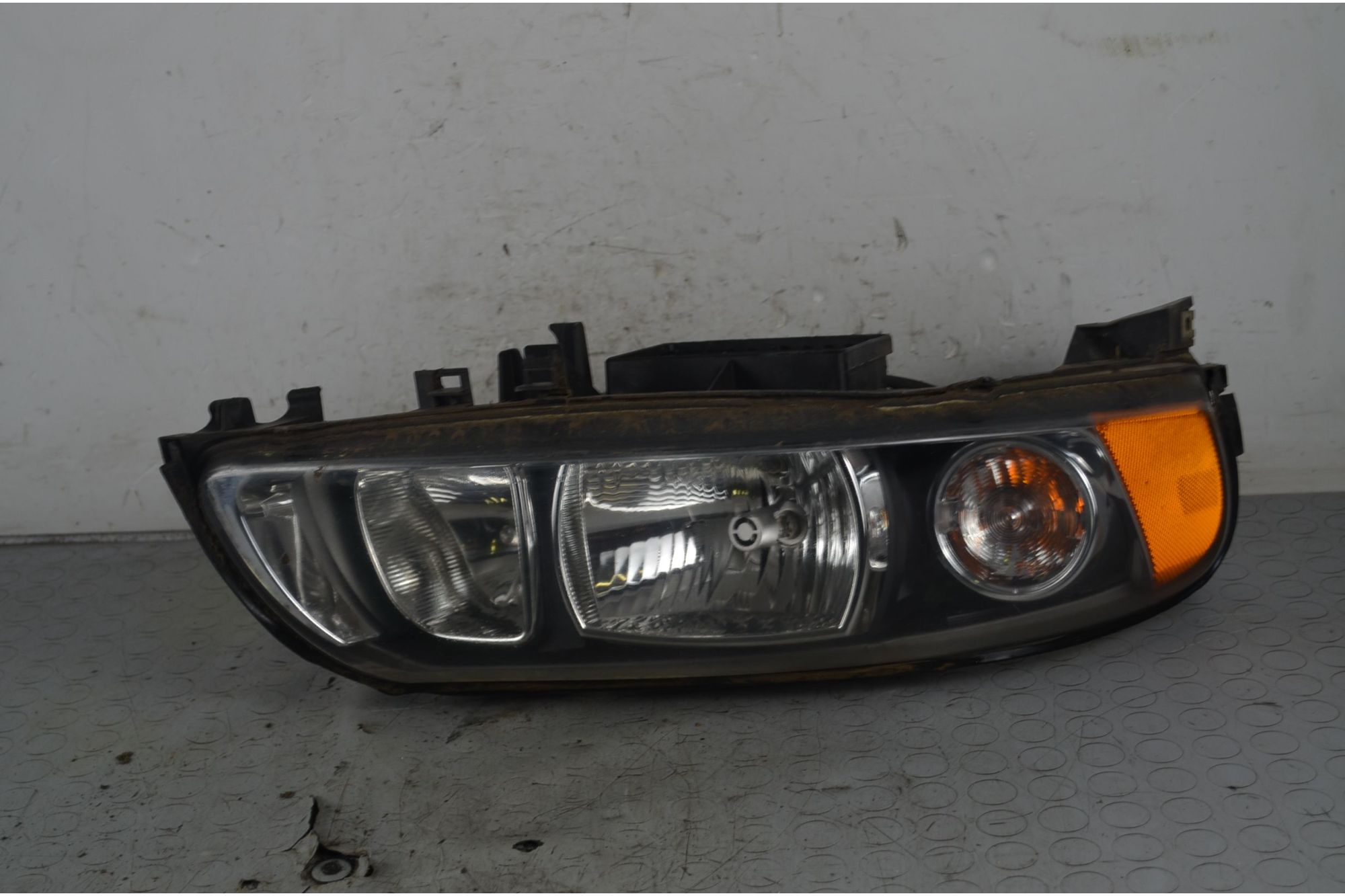 Faro Anteriore SX Volvo S60 Dal 2000 al 2009 Cod 30698831  1734168760887