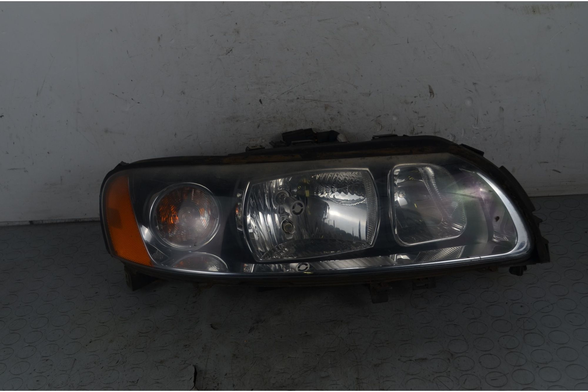 Faro Anteriore DX Volvo S60  Dal 2000 al 2009 Cod 30698826  1734441220350