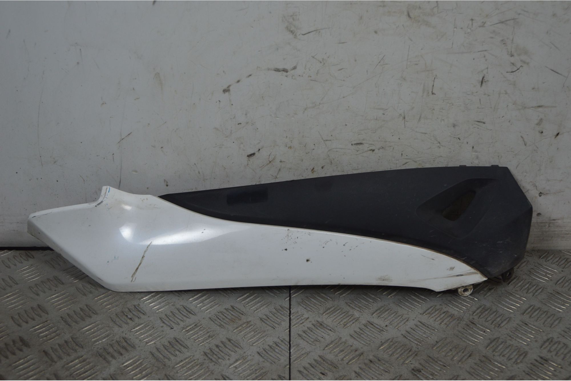 Carena Sottopedana Destra Kymco Agility 200 R16 + Dal 2017 al 2020  1734515895729
