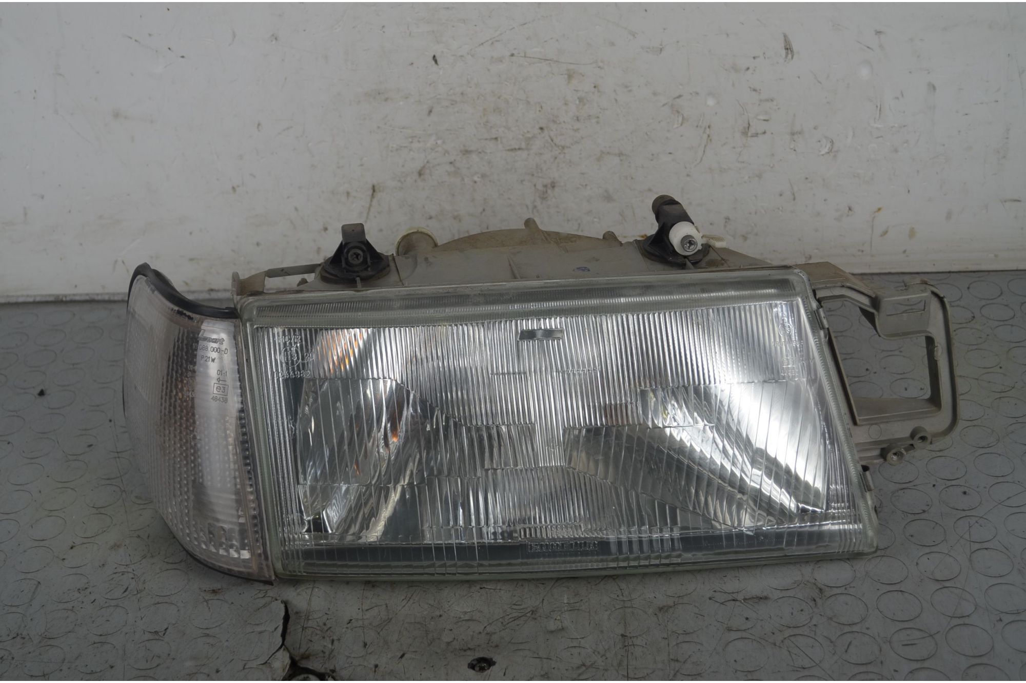 Faro fanale anteriore DX Fiat Tempra Dal 1990 al 1997 Cod 0244982  1734613355408