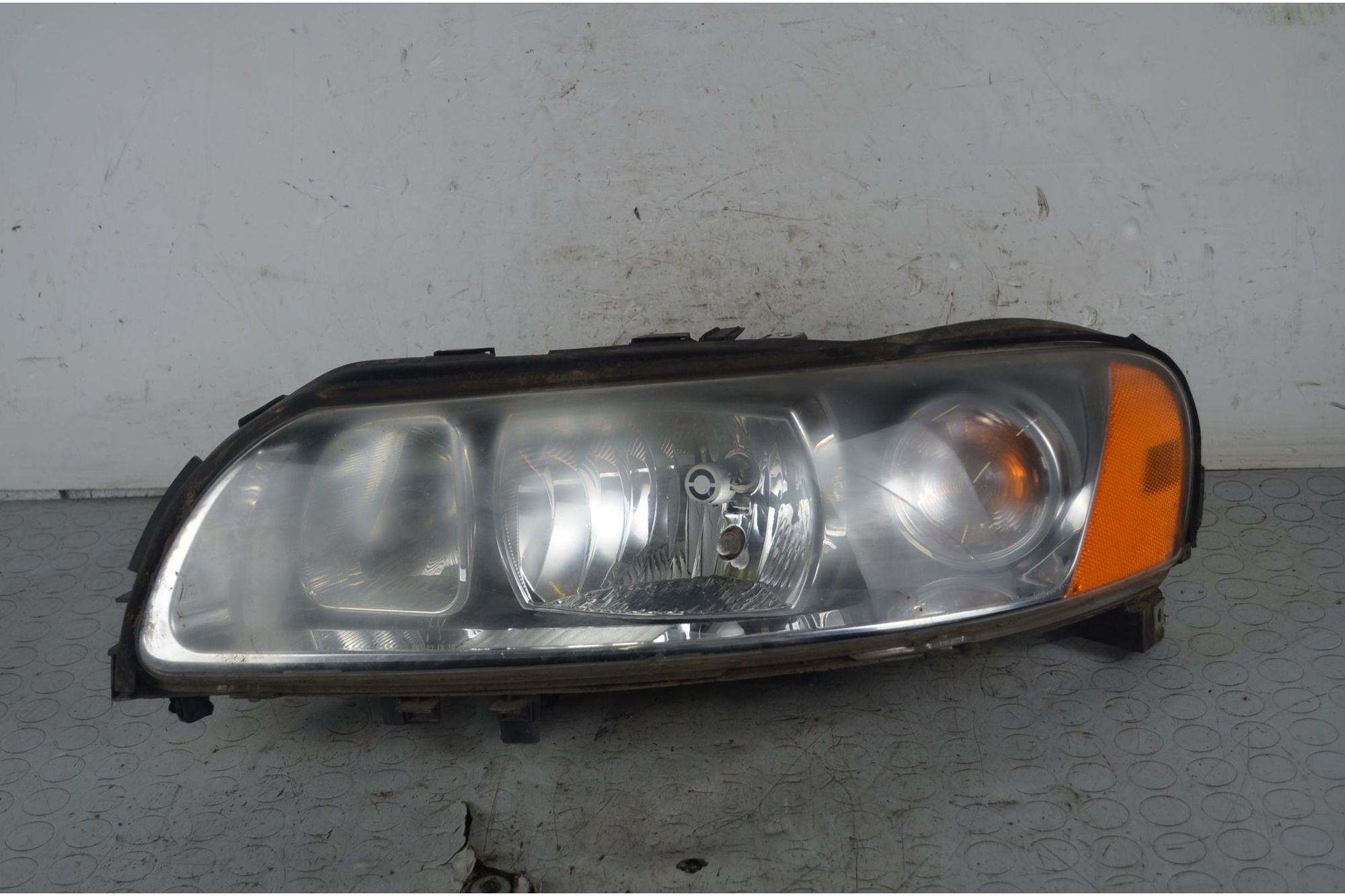Faro fanale anteriore SX Volvo S60 Dal 2000 al 2009 Cod 30698825  1734616313771