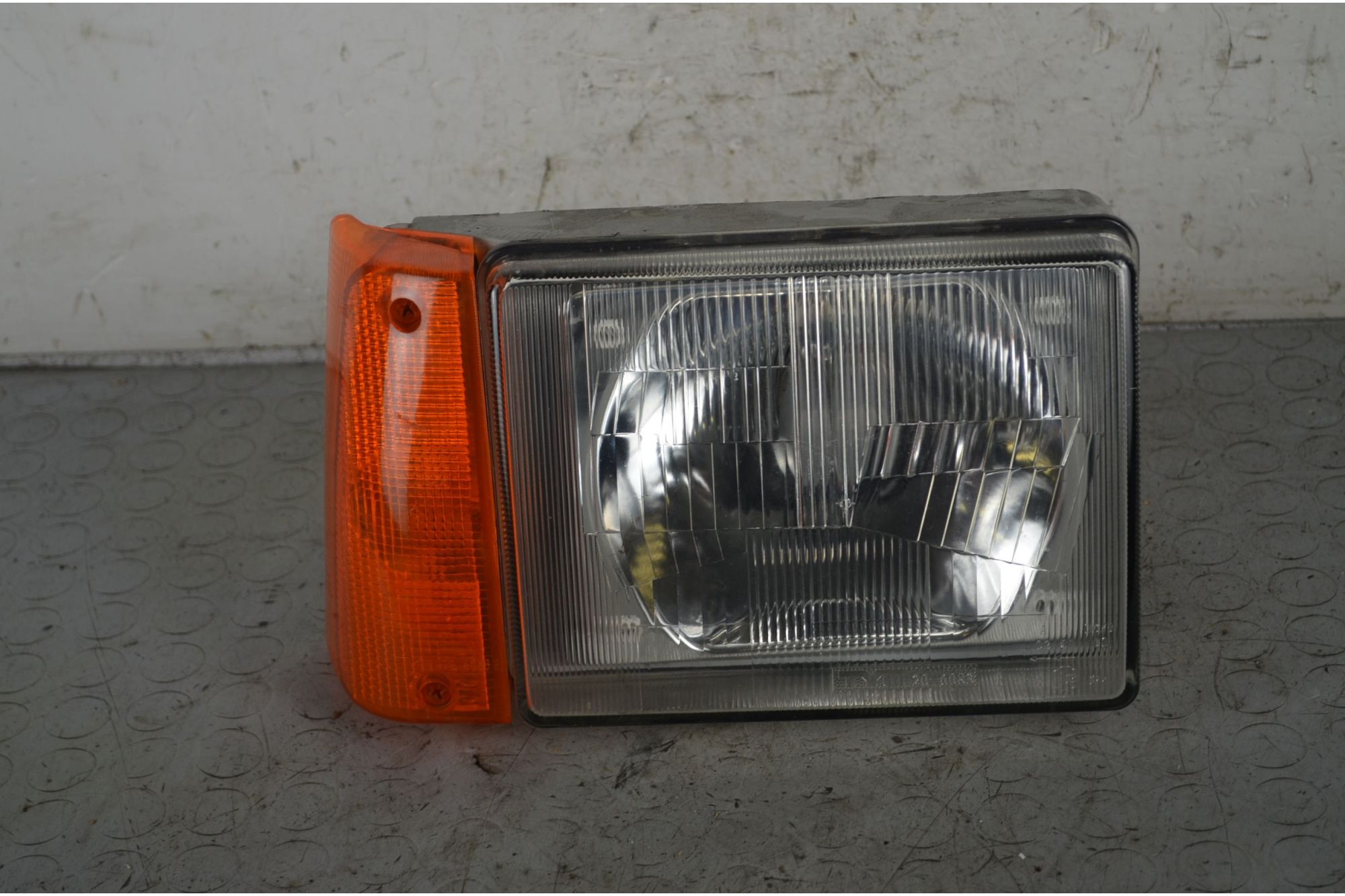 Faro Anteriore DX Fiat Panda 141 Dal 1980 al 2003 Cod 46421728  1734947843046