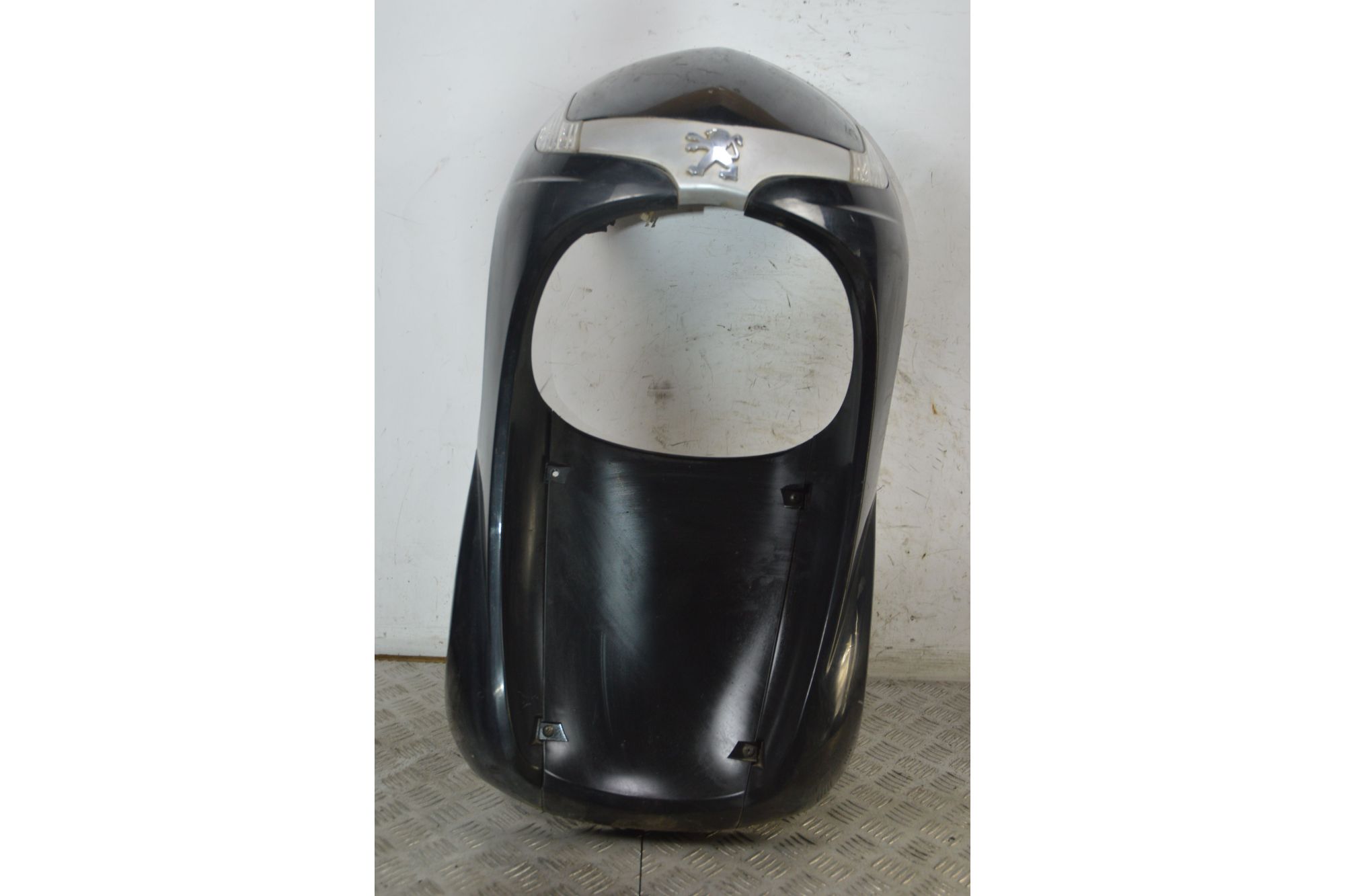 Carena Scudo Anteriore Peugeot Tweet 50 / 125 / 150 Dal 2010 al 2017  1734952898109