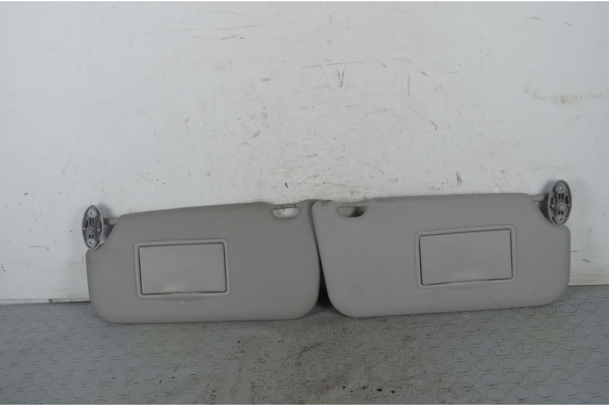 Alette parasole DX e SX Ford Fiesta Dal 2008 al 2013 Cod OE 2019050  1734953322054