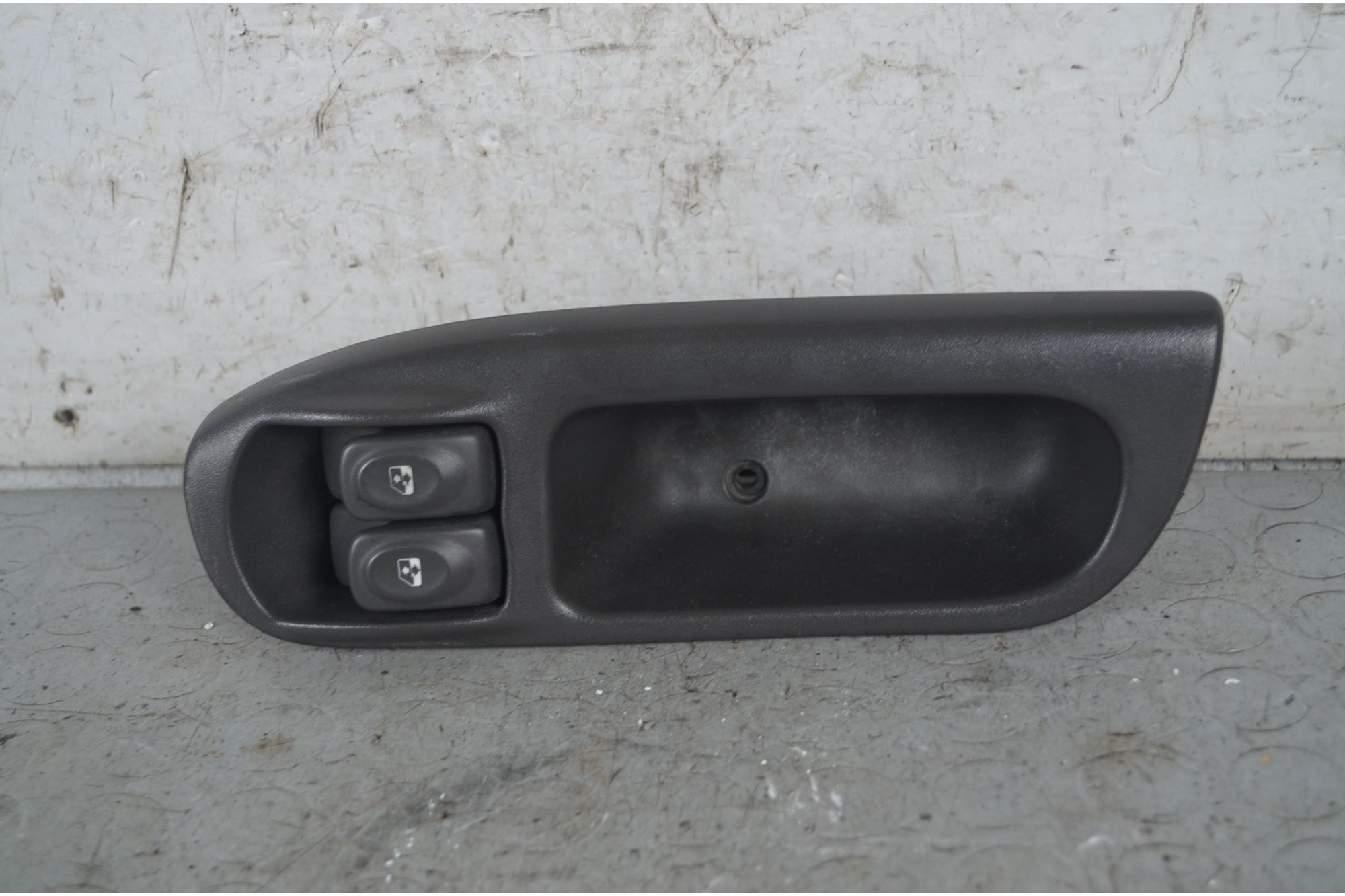 Pulsantiera Alzacristalli Anteriore SX Renault Scenic Dal 1999 al 2003 Cod 7700431172  1734963712470