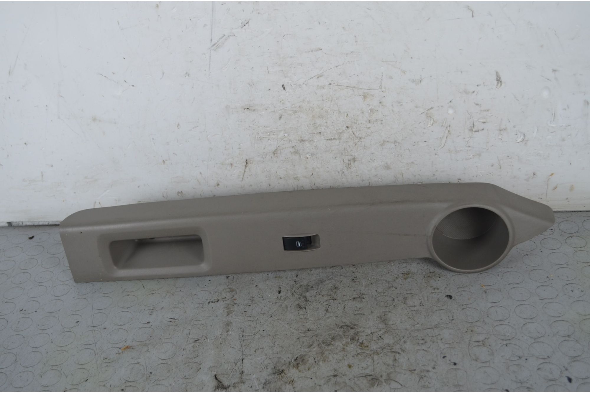 Pulsantiera Alzacristalli Anteriore DX Daihatsu Sirion Dal 2004 al 2015 Cod 74231-B1020  1735803590579
