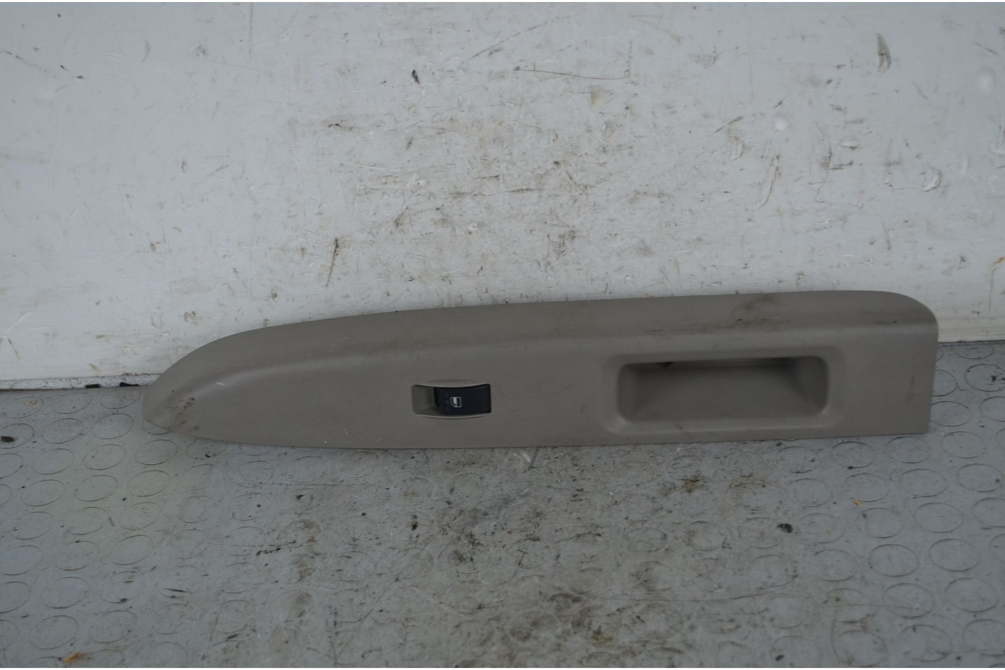Pulsantiera Alzacristalli Posteriore SX Daihatsu Sirion Dal 2005 al 2015 Cod 74272-B1010  1735803964943