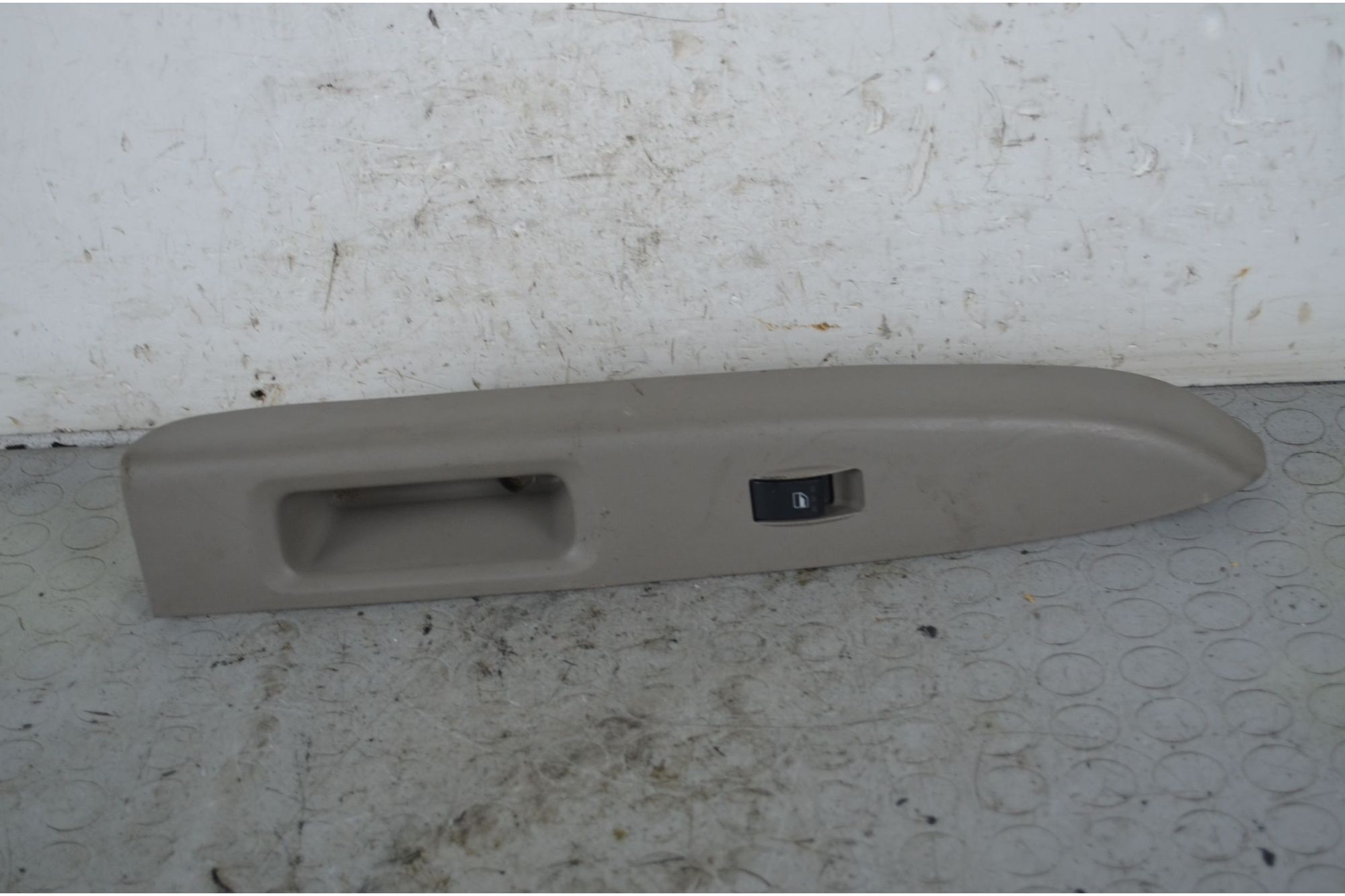 Pulsantiera Alzacristalli Posteriore DX Daihatsu Sirion Dal 2005 al 2015 Cod 74271-B1010  1735804357645