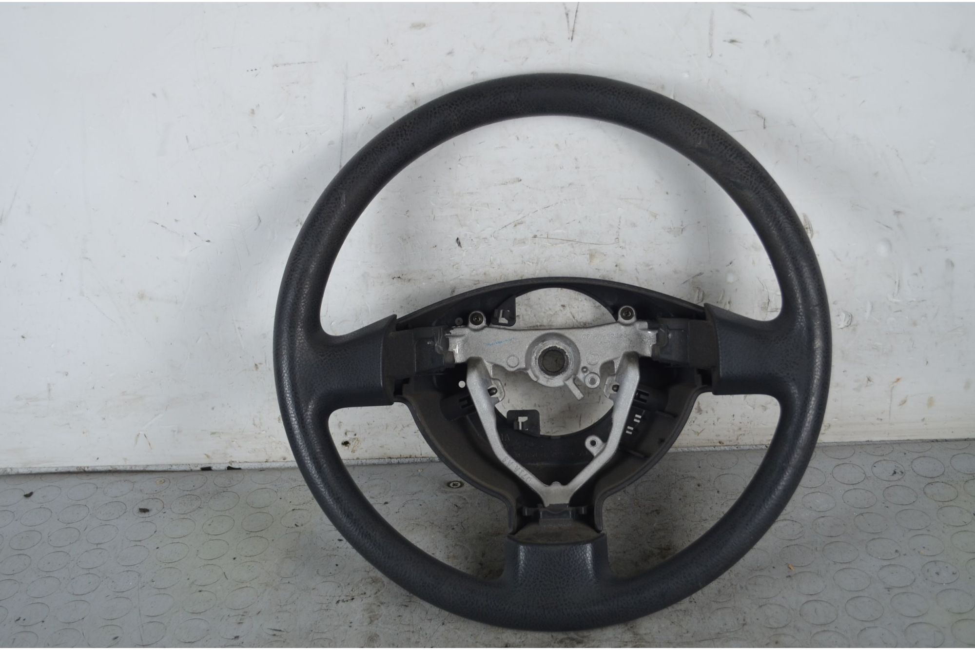 Volante Daihatsu Sirion Dal 2004 al 2015 Cod GS131-02660  1735805065532