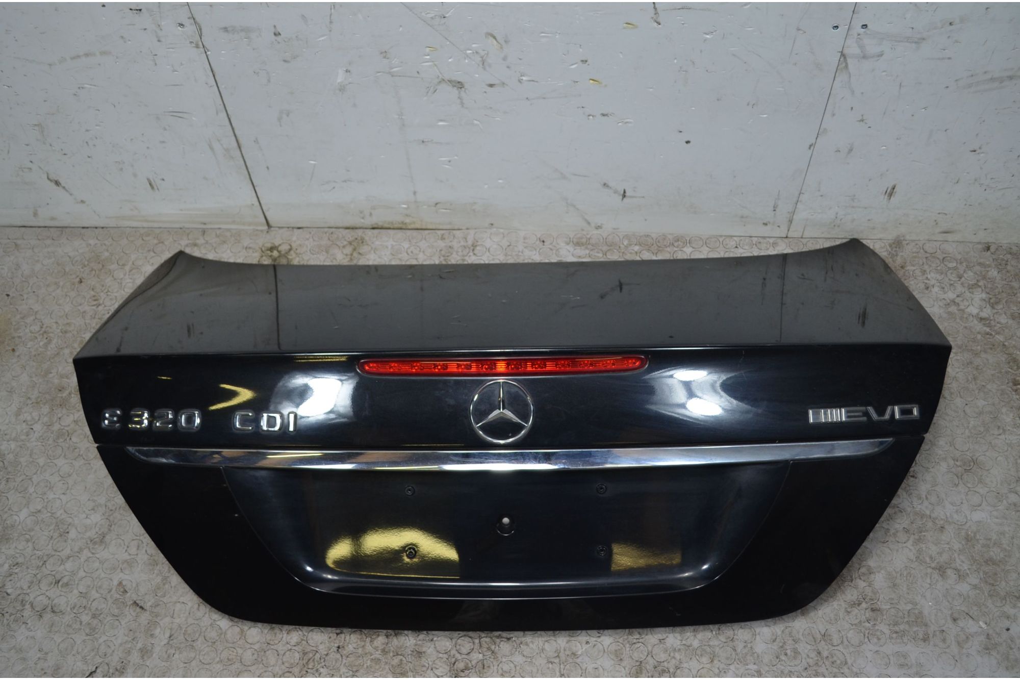 Portellone bagagliaio posteriore Mercedes Classe W211 Dal 2002 al 2007 Cod A2117500375  1735891752675