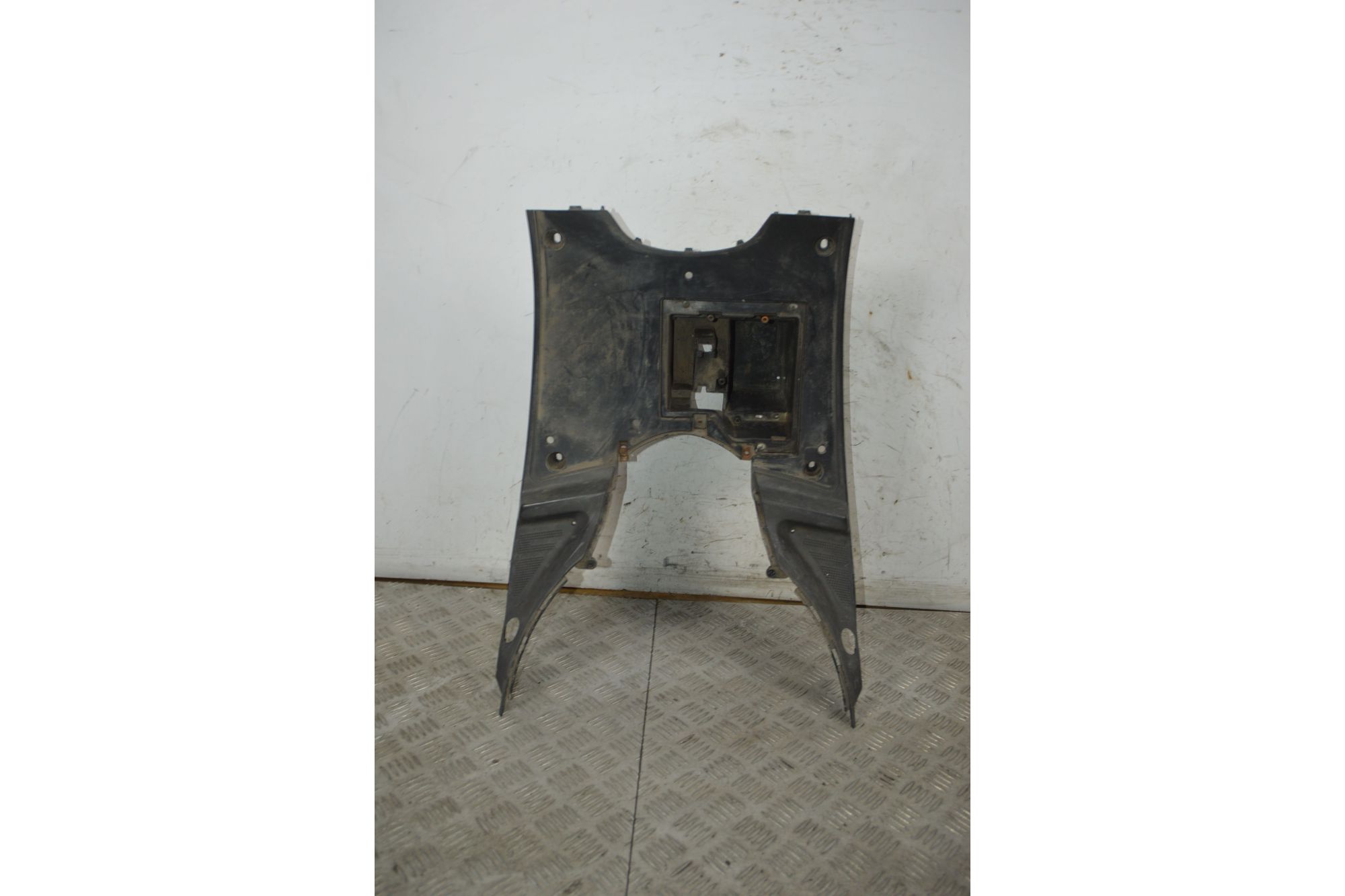 Carena Pedana Poggiapiedi Peugeot V-Clic 50 Dal 2007 al 2013  1736331560713