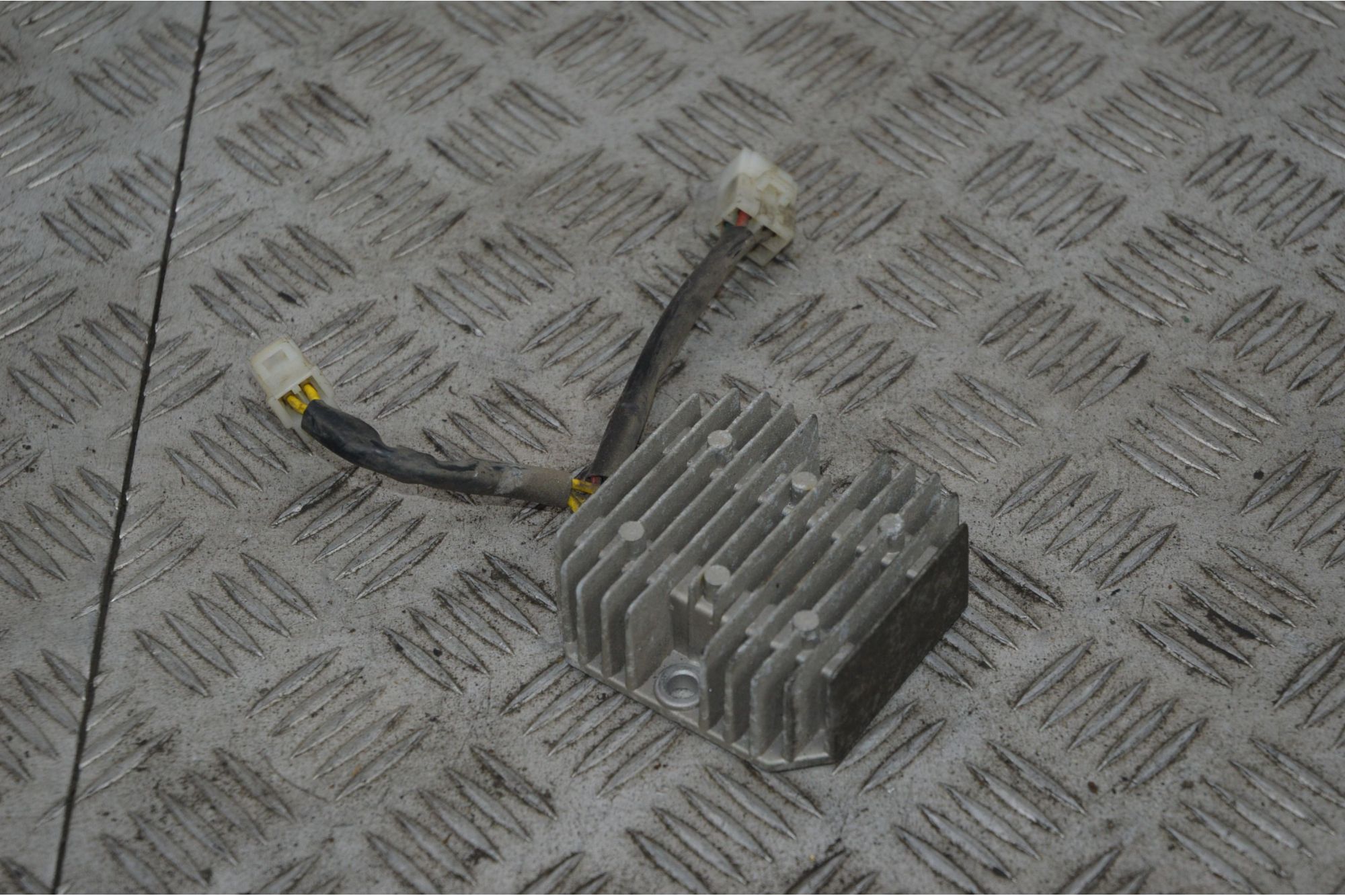 Regolatore Di Tensione Peugeot LXR 125 / 200 dal 2009 al 2014  1736345103227