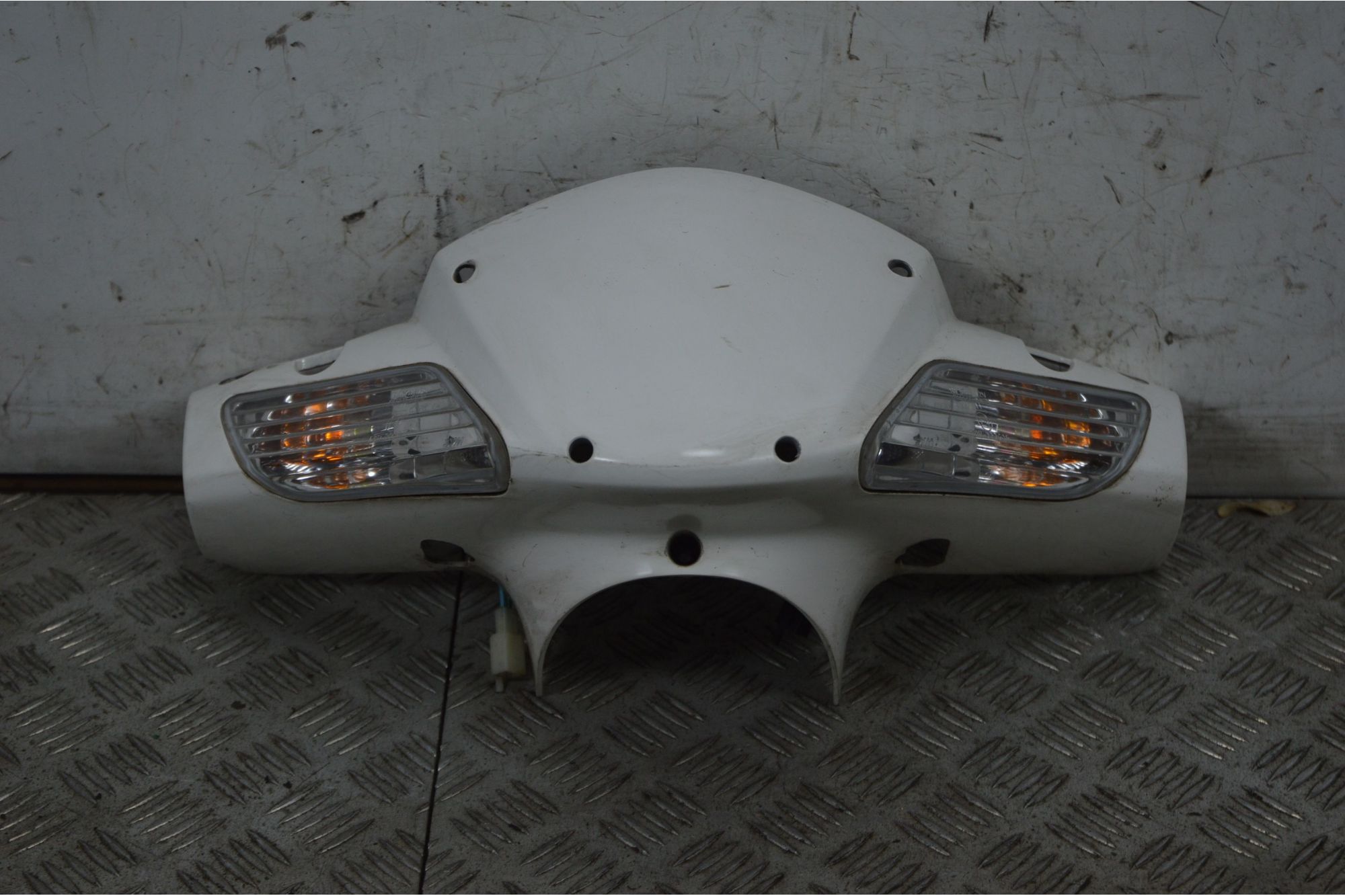 Carena Coprimanubrio Frontale Con Frecce Peugeot LXR 125 / 200 dal 2009 al 2014  1736347184545