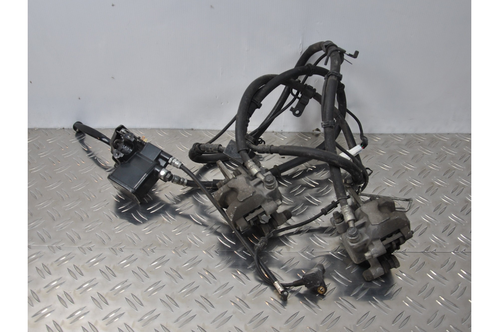 Pompa + Pinze Freno Anteriori Yamaha Tricity 125 dal 2014 al 2020  1618843595820