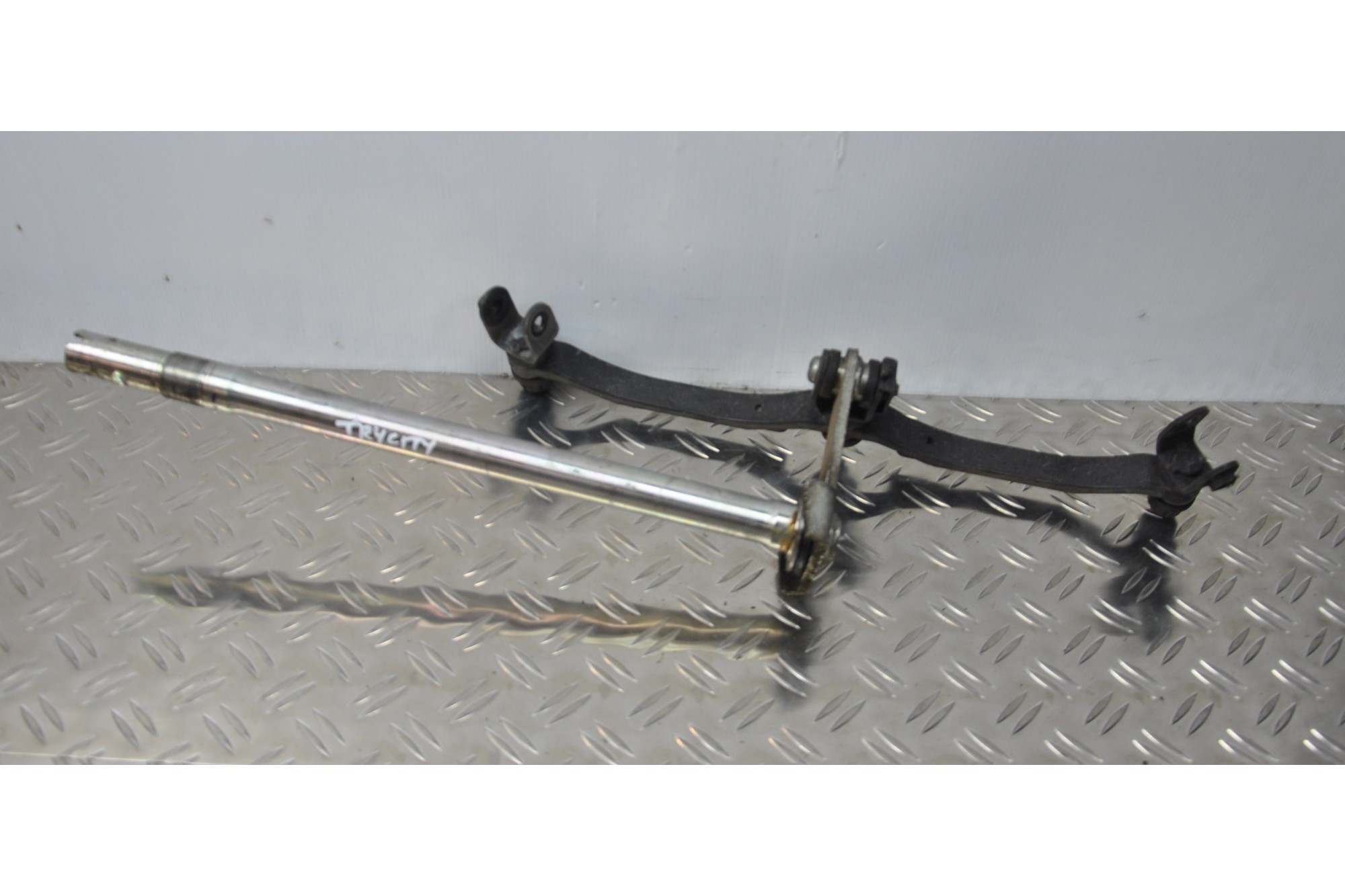 Canotto Cristo Forcella Yamaha Tricity 125 dal 2014 al 2020  1618844249999