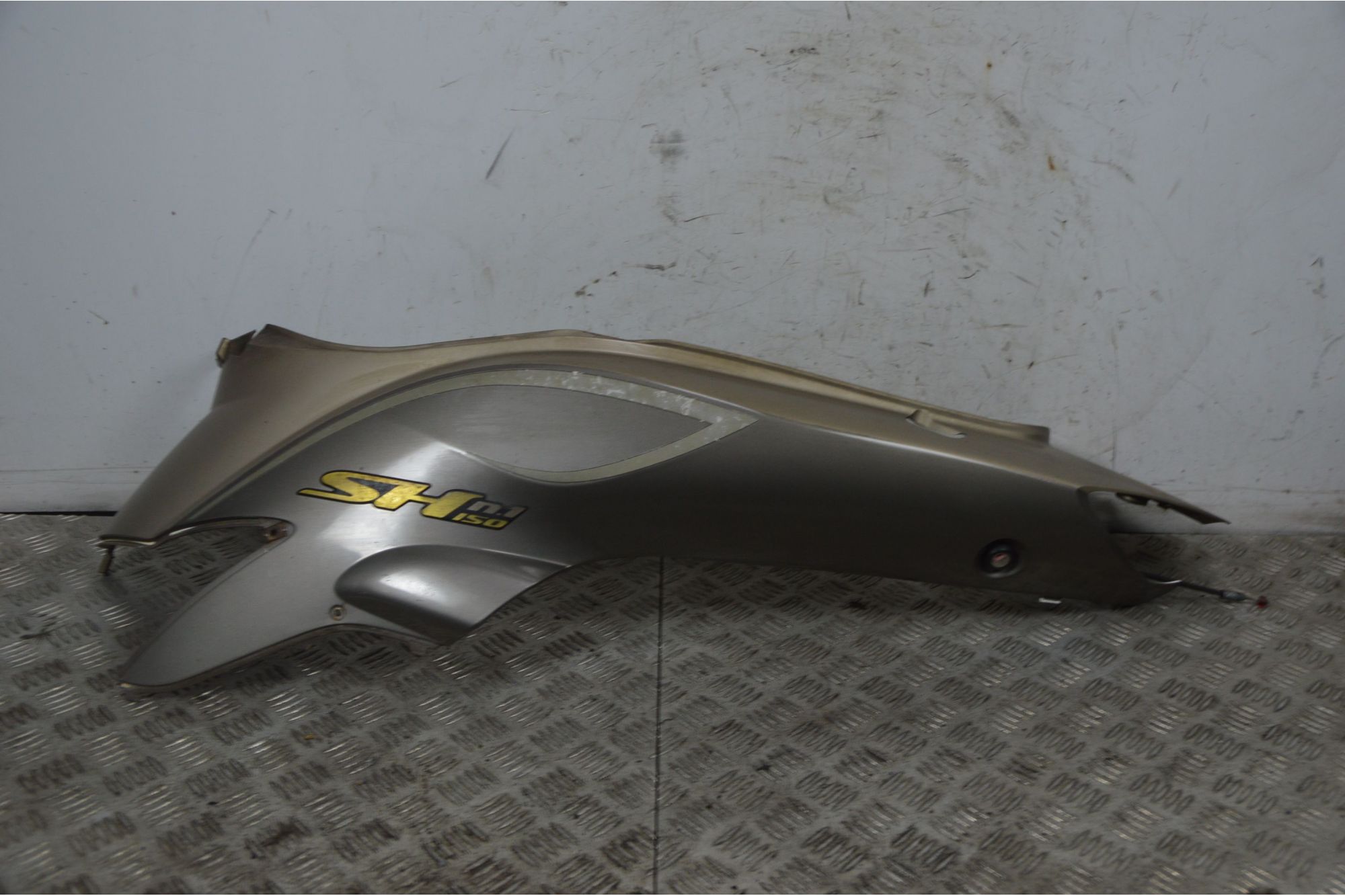 Carena Fianchetto Posteriore Sinistro Sx Honda SH 125 / 150 dal 2001 al 2004  1736499084953