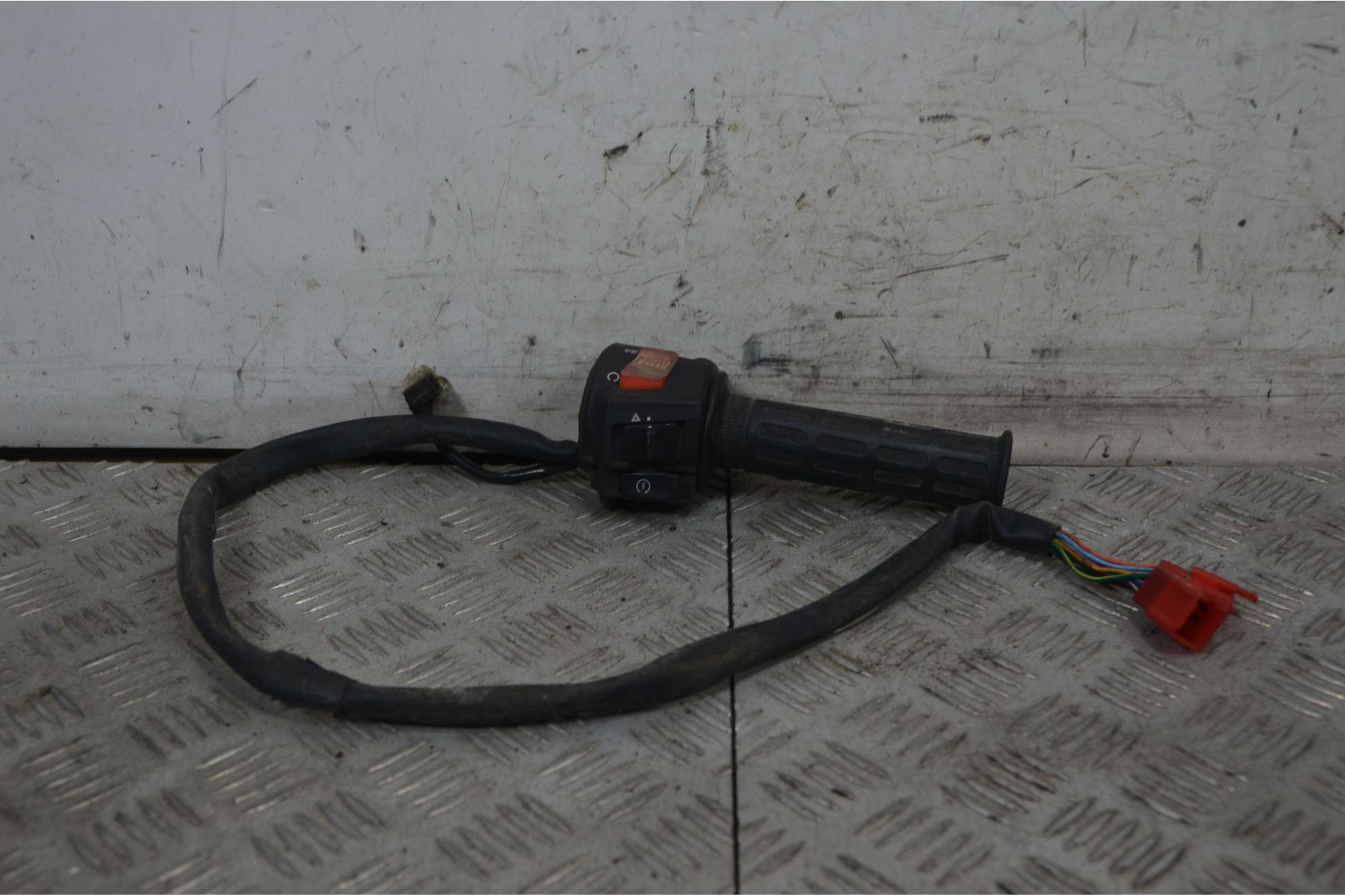 Commutatore Devio Luci Con Comando GAS Destro Honda Deauville 650 dal 1998 al 2005  1736778485358