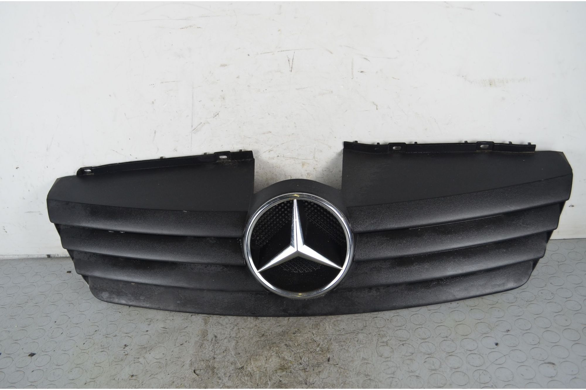 Griglia anteriore Mercedes Vaneo Dal 2002 al 2005 Cod A4148800085  1736853259270