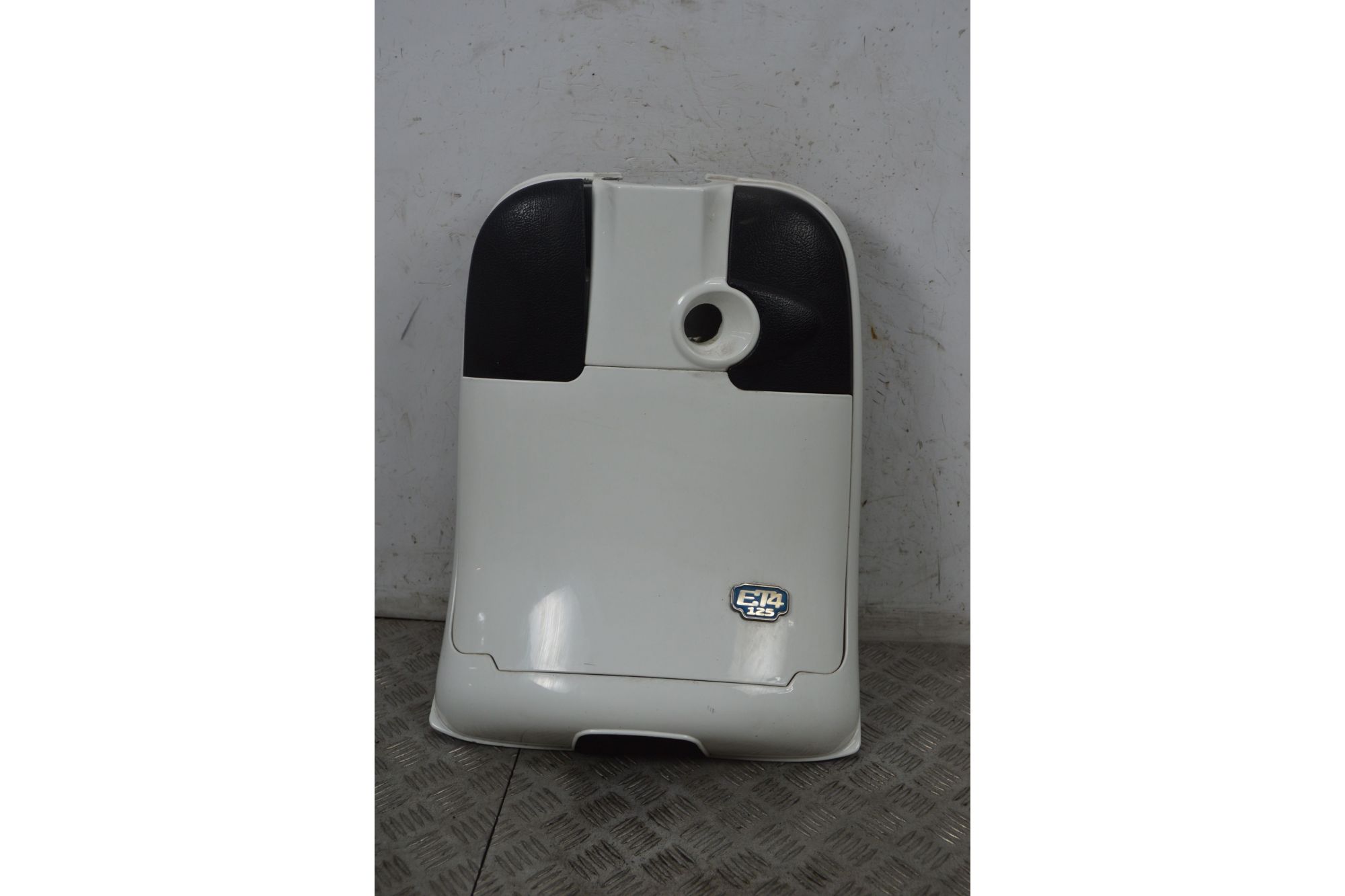 Carena Retroscudo Piaggio Vespa ET2 / ET4 / 50 / 125 / 150 dal 1996 al 2006  1737037152851
