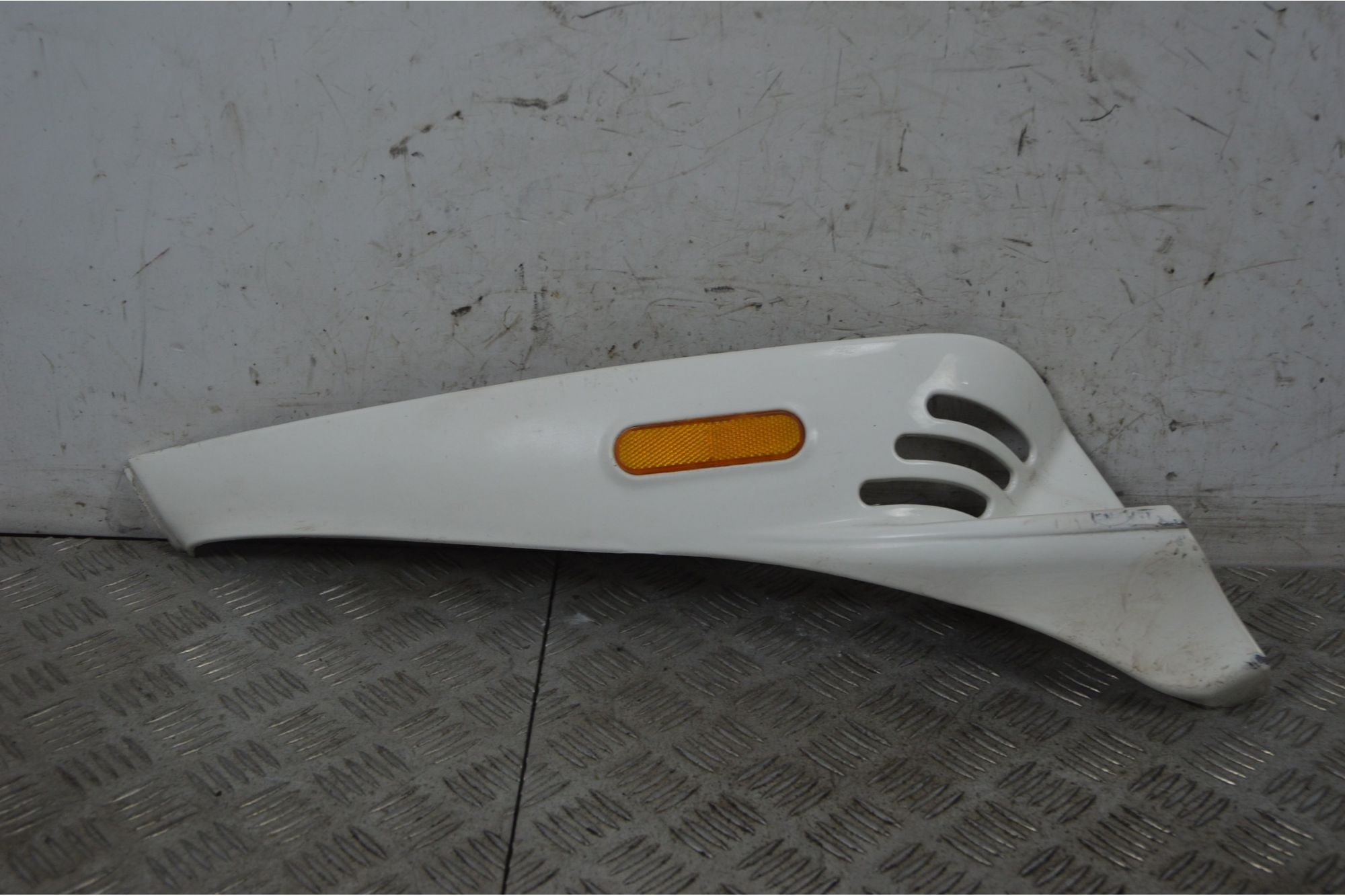 Carena Fianchetto Inferiore Destro Dx Piaggio Vespa ET2 / ET4 / 50 / 125 / 150 dal 1996 al 2006  1737041659223