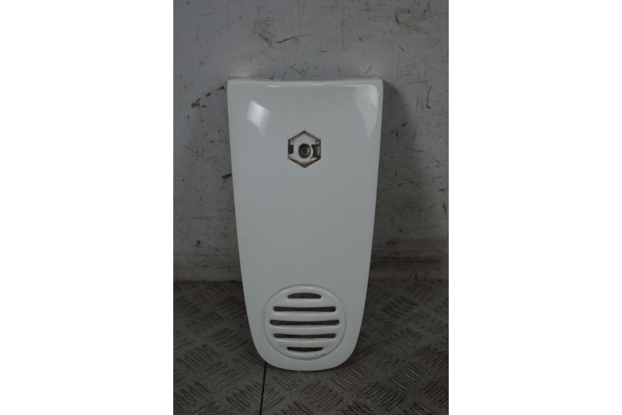 Carena Scudetto Anteriore Piaggio Vespa ET2 / ET4 / 50 / 125 / 150 dal 1996 al 2006  1737041958029