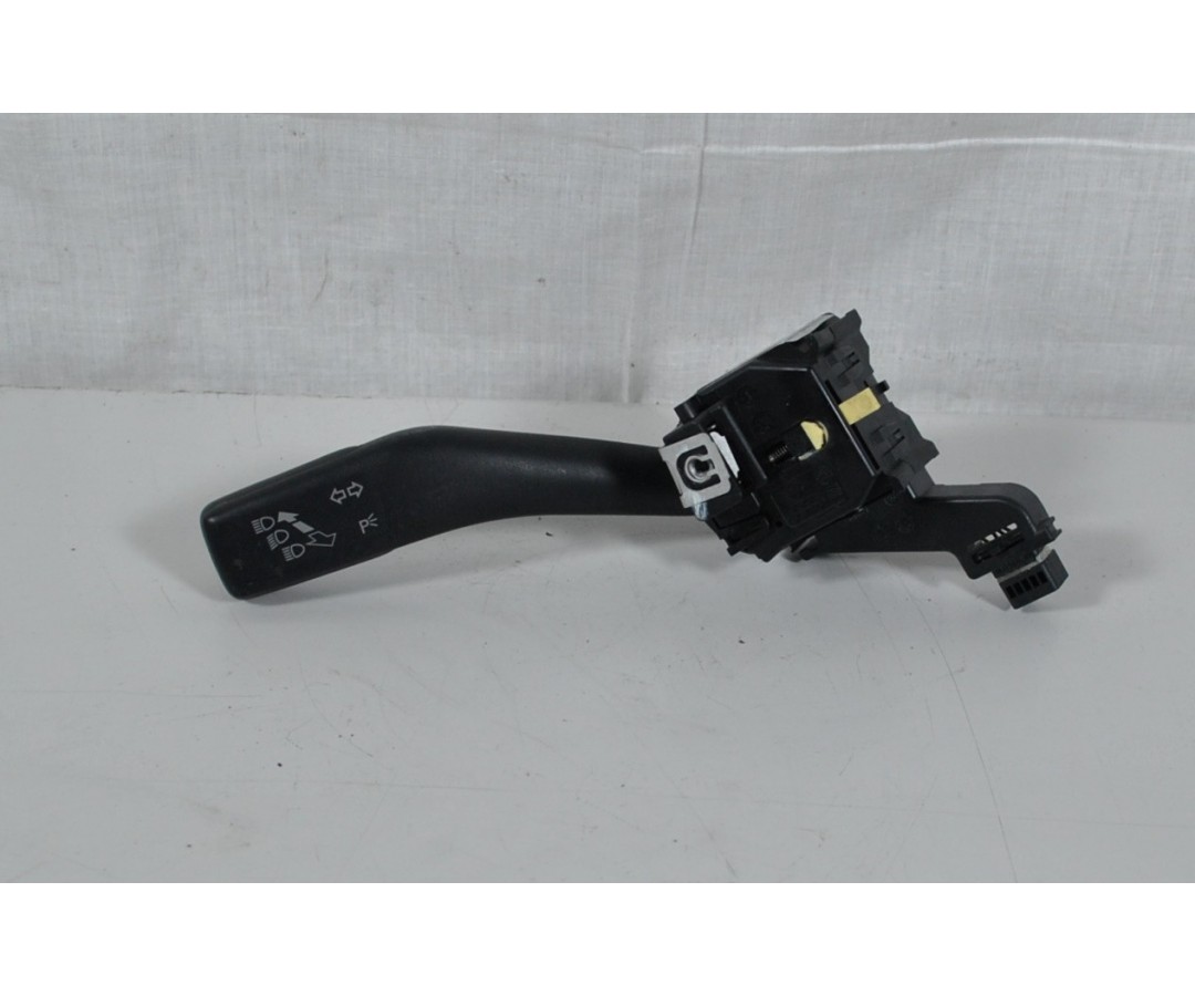 Devioluci sinistro SX Volkswagen Golf V Dal 20083 al 2009 Cod. 1K0953513E 1618928653735 Devioluci sinistro SX Volkswagen Golf V Dal 20083 al 2009 Cod. 1K0953513E 1618928653735
