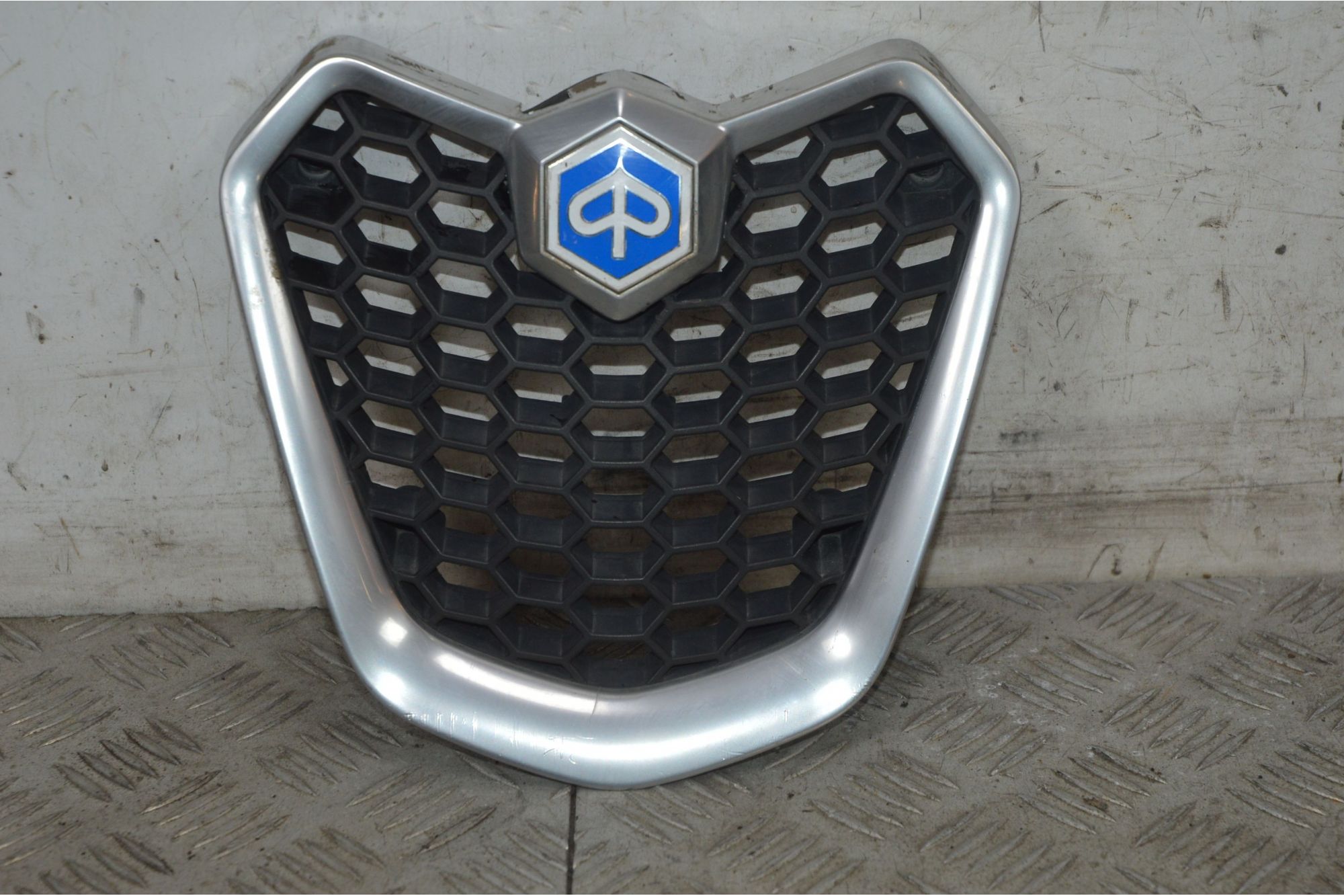 Carena Griglia Anteriore Piaggio MP3 300 Sport IE Dal 2016 Al 2018  1737378515155