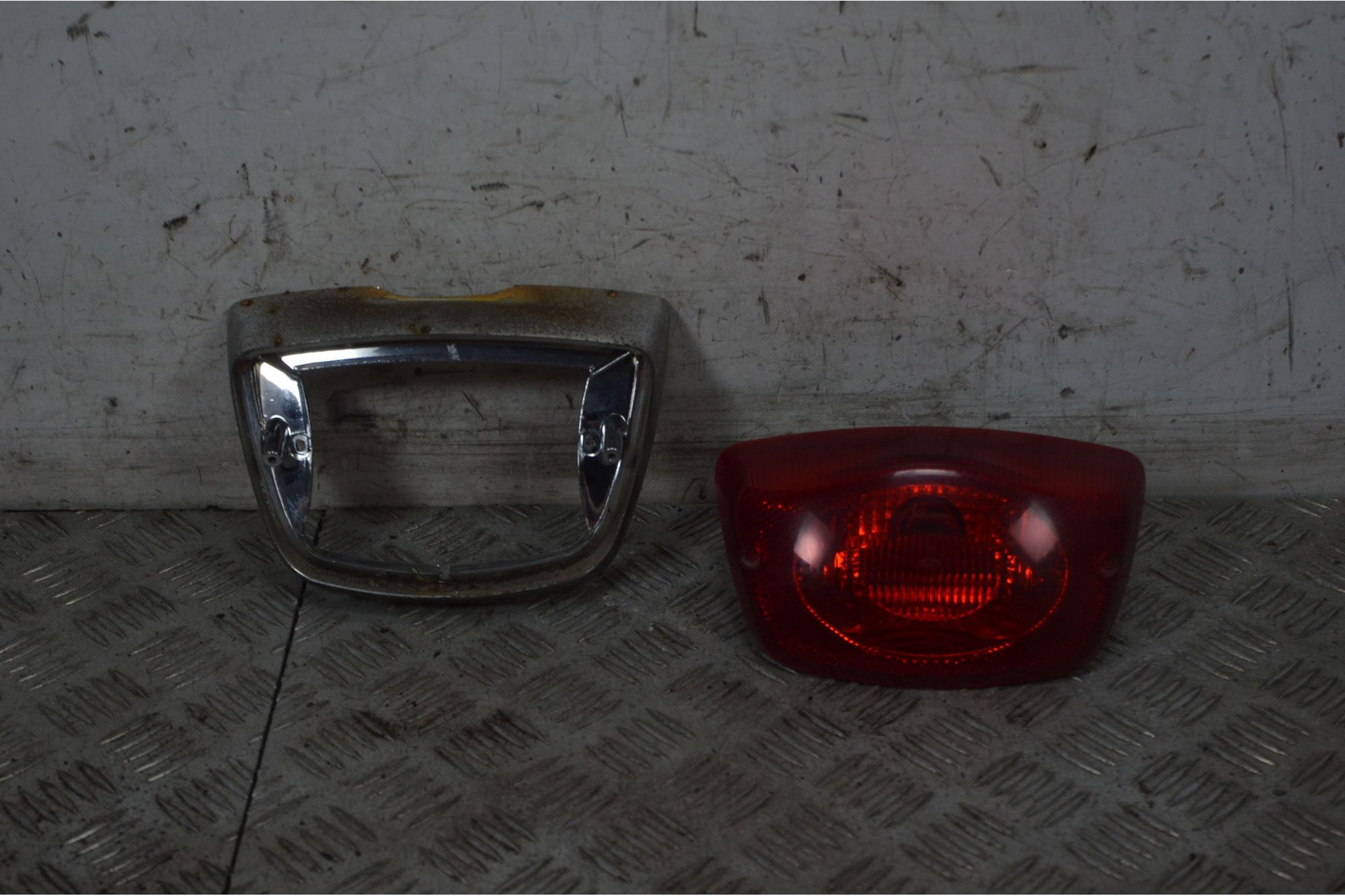 Fanale Stop Posteriore Piaggio Vespa LX 50 / 125 / 150 Dal 2012 al 2013  1737456945980