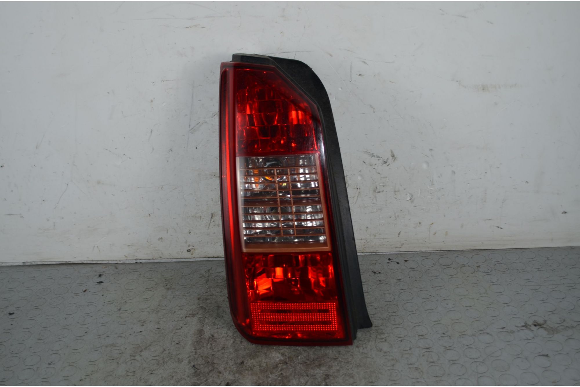 Fanale Stop Posteriore SX Fiat Idea Dal 2003 al 2010 Cod 46829509  1737532736853
